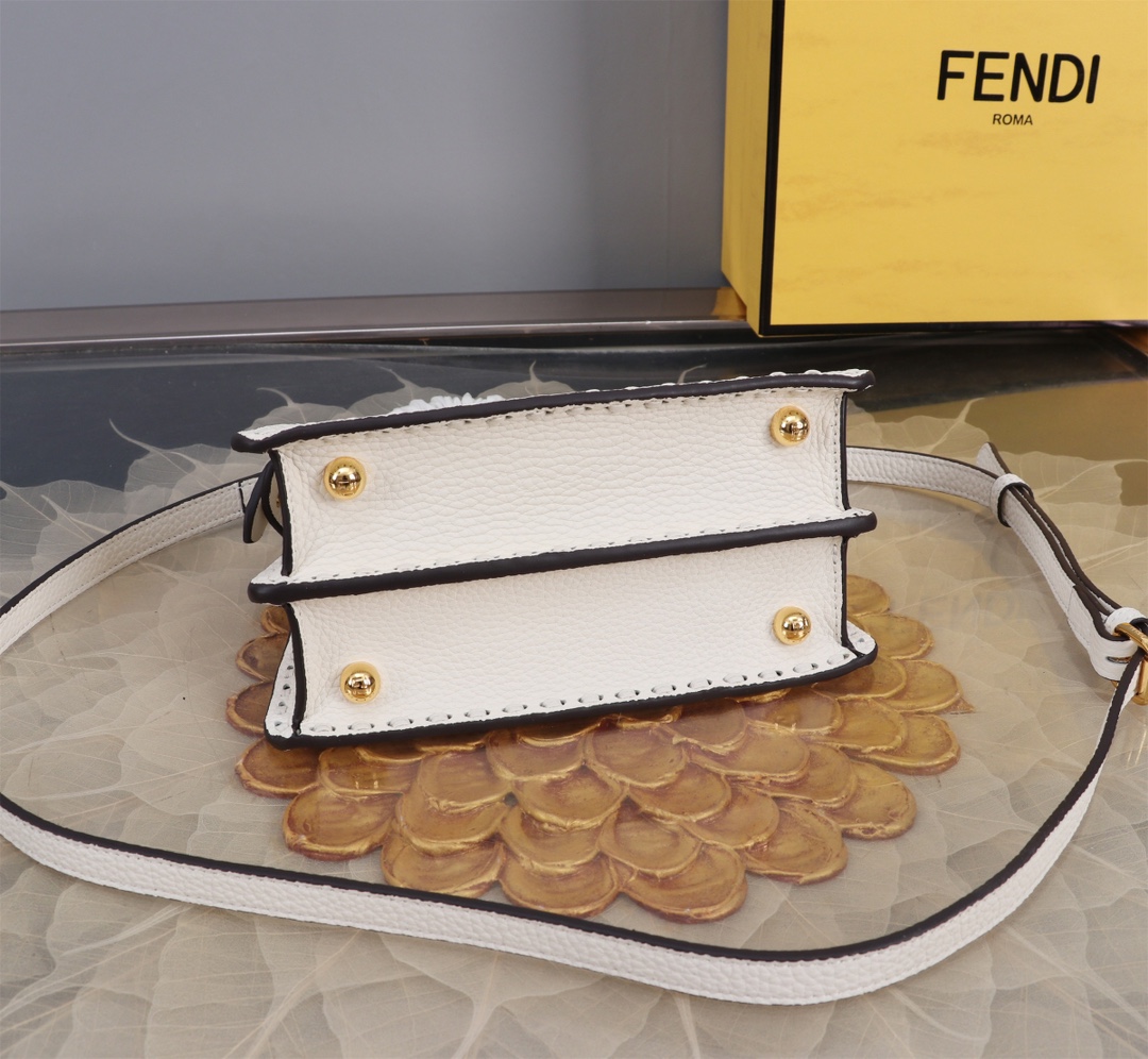 FENDI 原單 女款 Peekaboo 迷你手提包 白色 清新氣質 輕奢款| 9 FENDI 原單 女款 Peekaboo 迷你手提包 白色 清新氣質 輕奢款