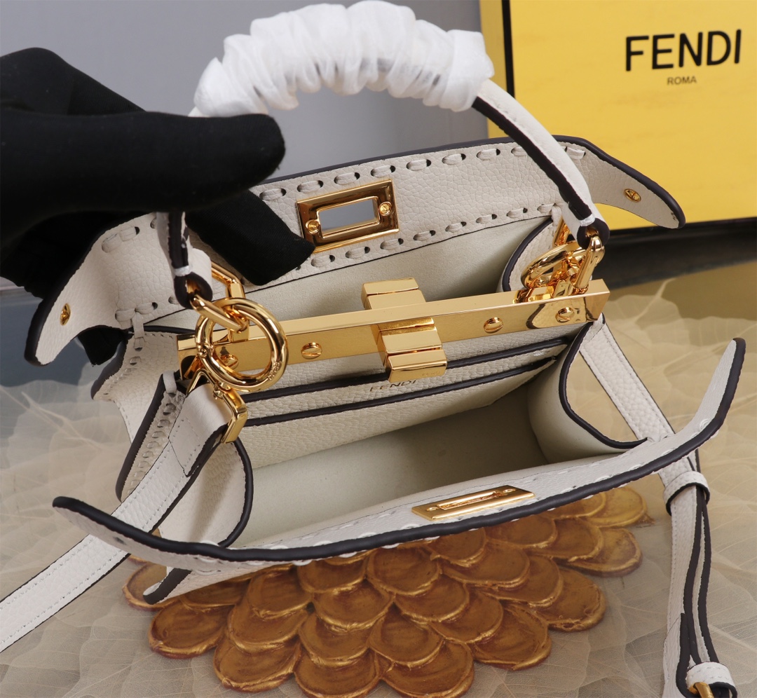 FENDI 原單 女款 Peekaboo 迷你手提包 白色 清新氣質 輕奢款| 7 FENDI 原單 女款 Peekaboo 迷你手提包 白色 清新氣質 輕奢款