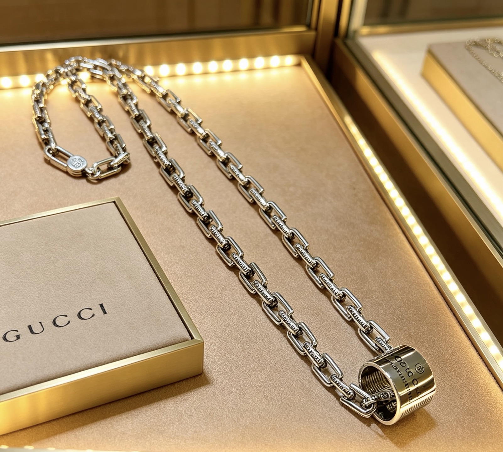 Gucci高仿雙鏈鎖扣設計項鍊 潮流金屬鏈條頸鍊 男女百搭款| 9 Gucci高仿雙鏈鎖扣設計項鍊 潮流金屬鏈條頸鍊 男女百搭款