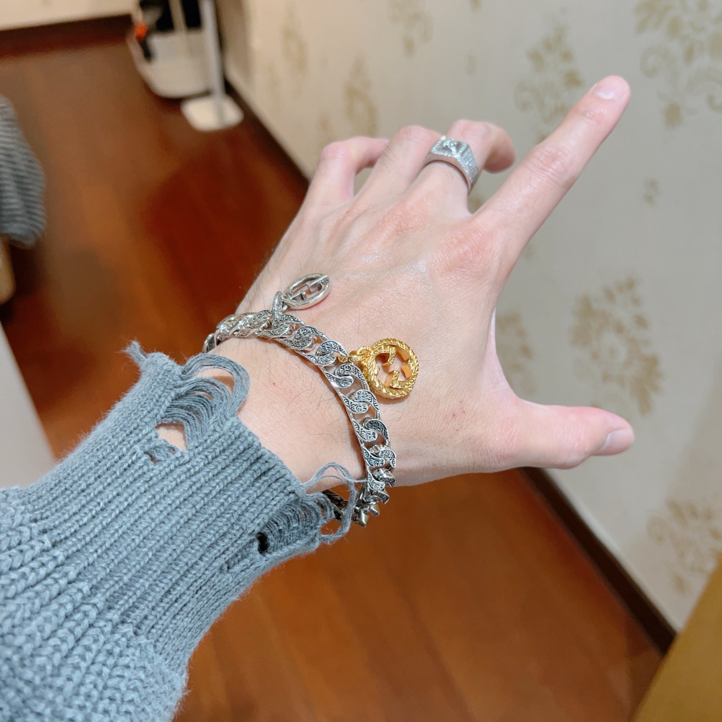 Gucci原單復古鏈條手鍊 GG吊墜設計男女時尚百搭飾品| 10 Gucci原單復古鏈條手鍊 GG吊墜設計男女時尚百搭飾品