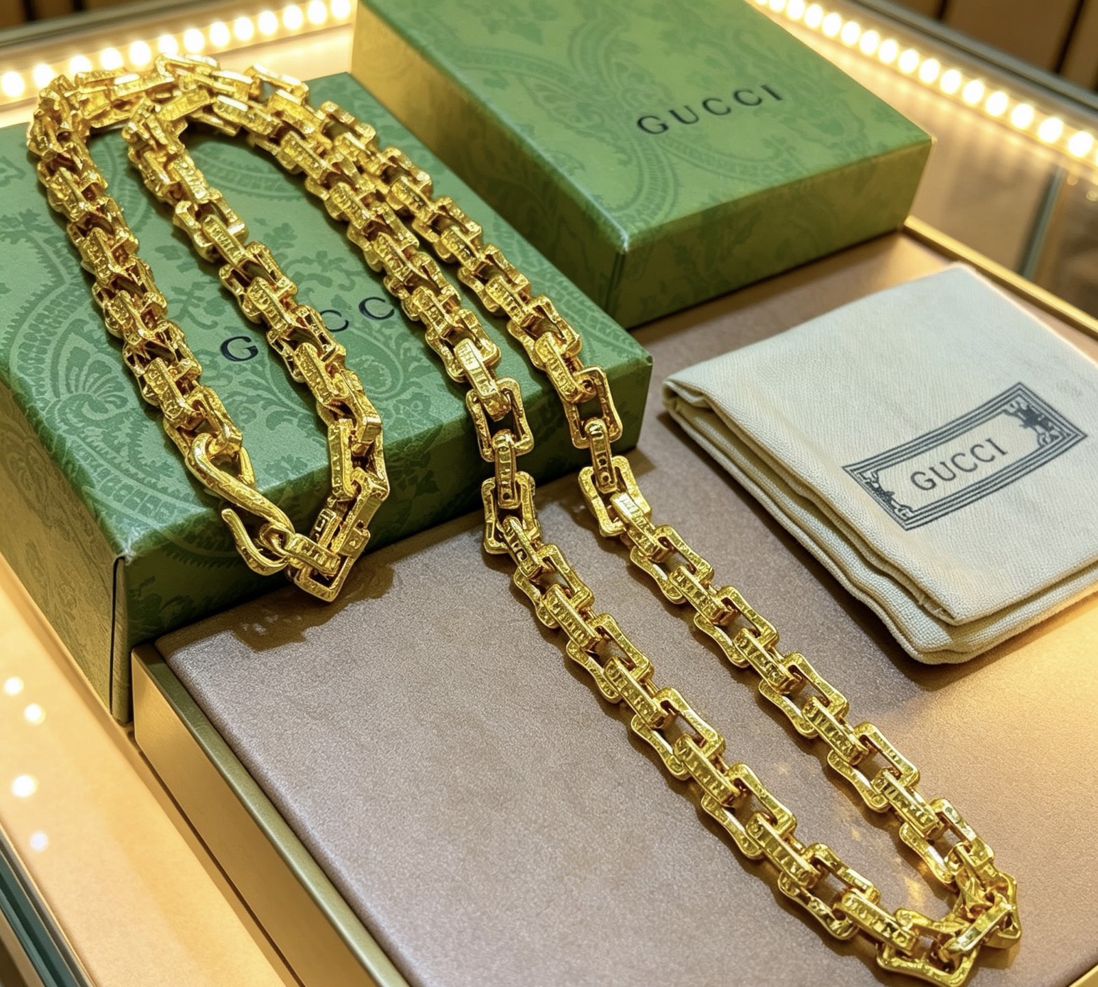 Gucci高仿金色鏈條項鍊 高級質感鍍金設計時尚百搭款| 14 Gucci高仿金色鏈條項鍊 高級質感鍍金設計時尚百搭款