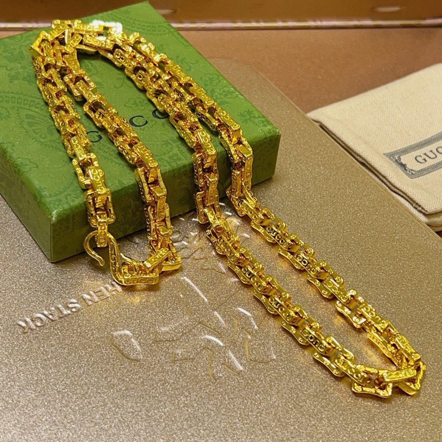 Gucci高仿金色鏈條項鍊 高級質感鍍金設計時尚百搭款| 9 Gucci高仿金色鏈條項鍊 高級質感鍍金設計時尚百搭款