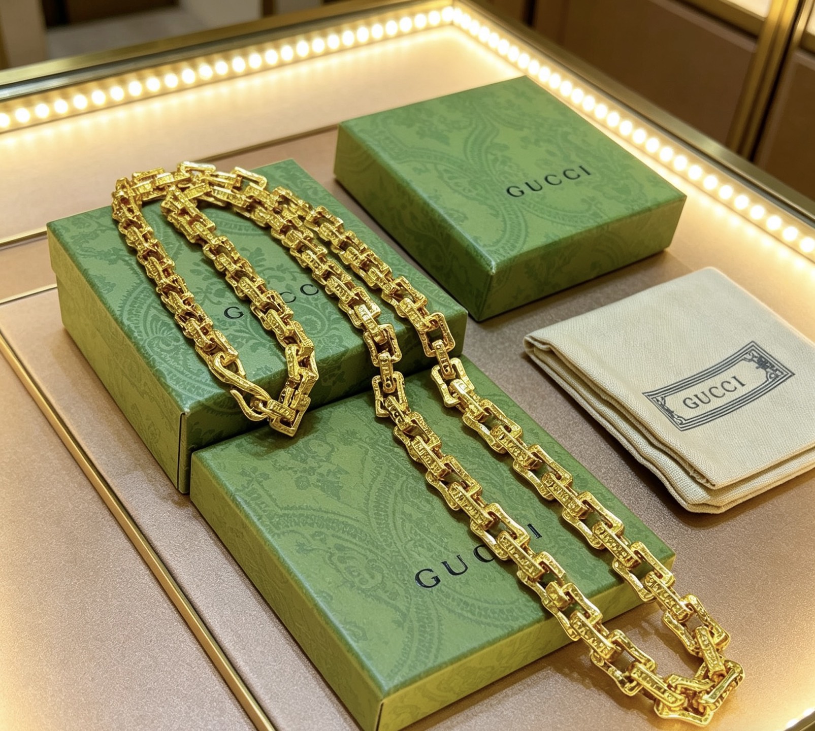 Gucci高仿金色鏈條項鍊 高級質感鍍金設計時尚百搭款| 7 Gucci高仿金色鏈條項鍊 高級質感鍍金設計時尚百搭款