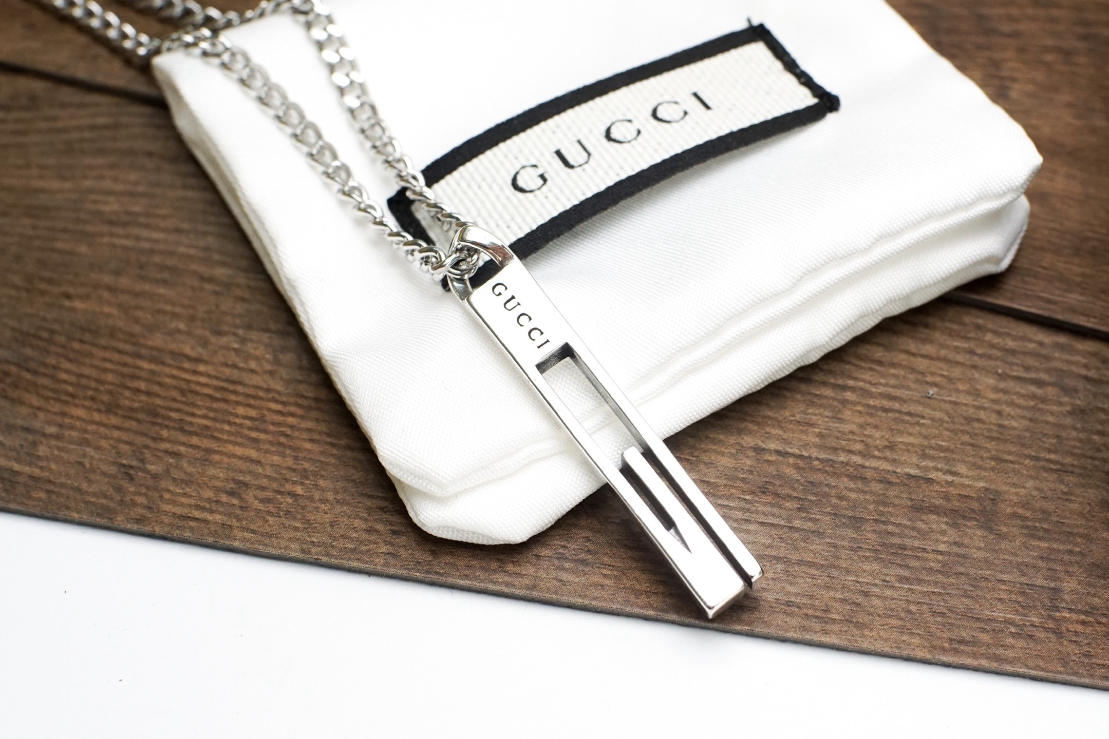 Gucci高仿簡約金屬設計項鍊 高級質感百搭時尚款| 8 Gucci高仿簡約金屬設計項鍊 高級質感百搭時尚款