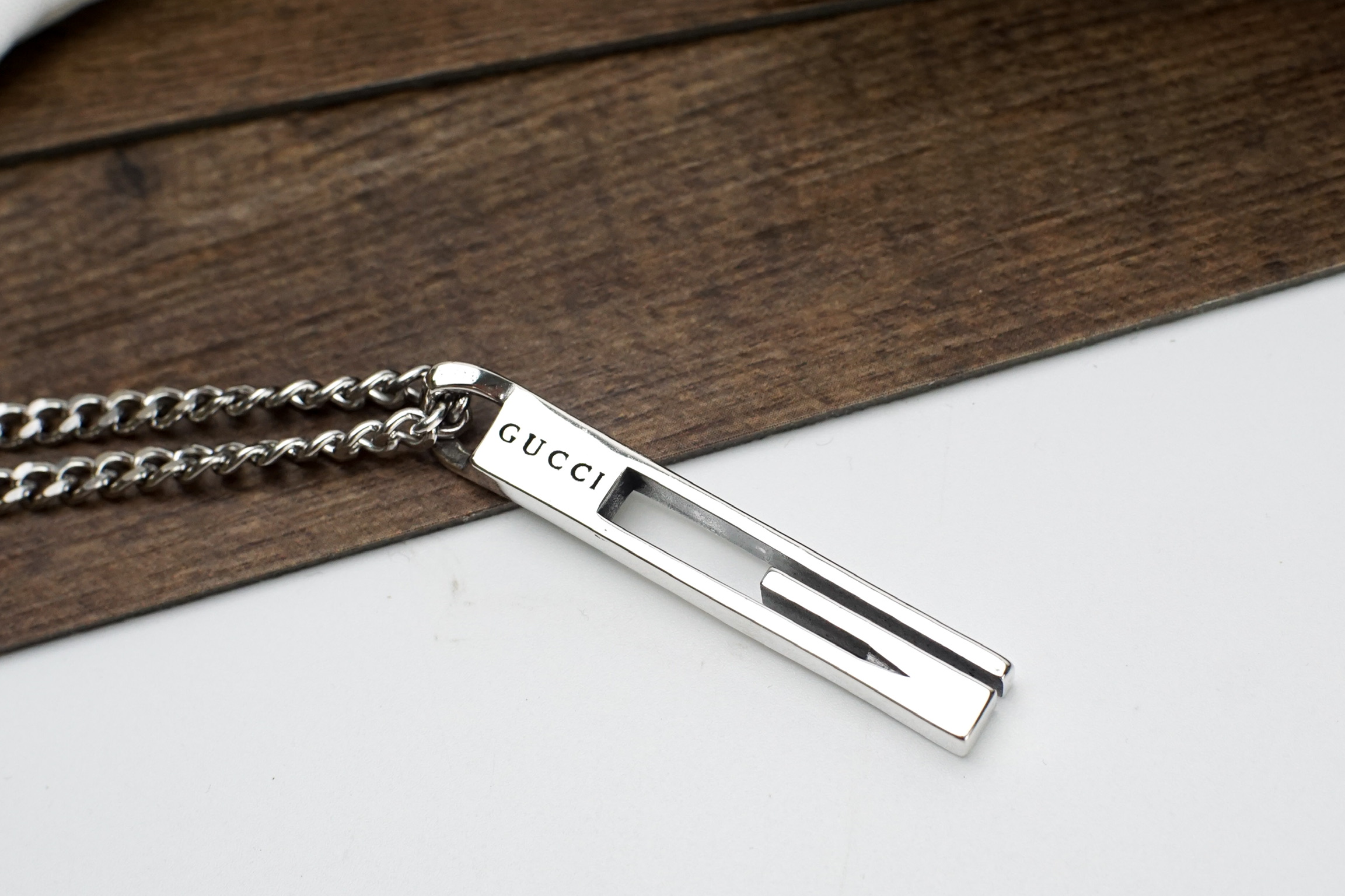 Gucci高仿簡約金屬設計項鍊 高級質感百搭時尚款| 7 Gucci高仿簡約金屬設計項鍊 高級質感百搭時尚款