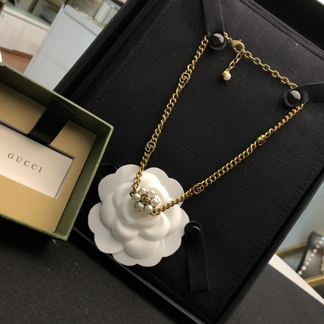 Gucci高仿雙G壓紋吊牌項鍊 高端質感金屬鎖骨鏈百搭款| 10 Gucci高仿雙G壓紋吊牌項鍊 高端質感金屬鎖骨鏈百搭款