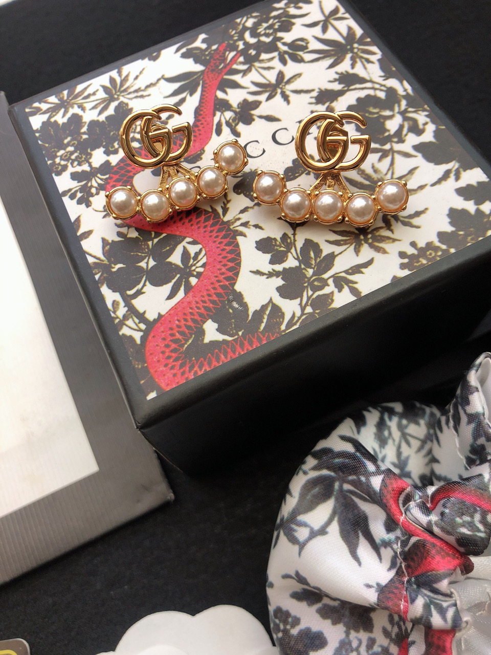 Gucci高仿GG珍珠鑲嵌耳環 高端優雅氣質百搭款| 14 Gucci高仿GG珍珠鑲嵌耳環 高端優雅氣質百搭款
