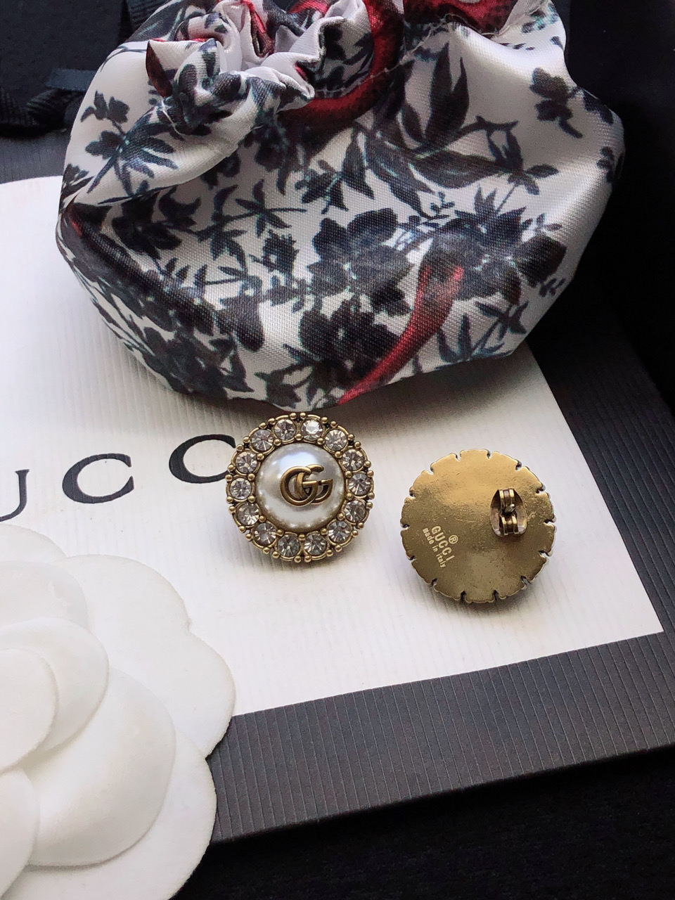 Gucci原單雙G圓形鏤空耳環 經典百搭時尚飾品| 12 Gucci原單雙G圓形鏤空耳環 經典百搭時尚飾品