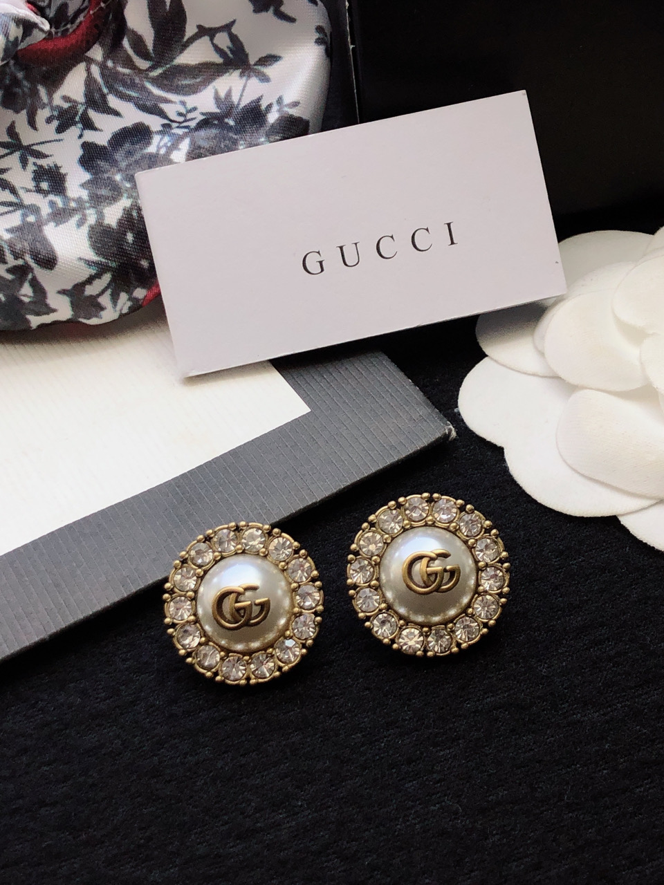 Gucci原單雙G圓形鏤空耳環 經典百搭時尚飾品| 9 Gucci原單雙G圓形鏤空耳環 經典百搭時尚飾品
