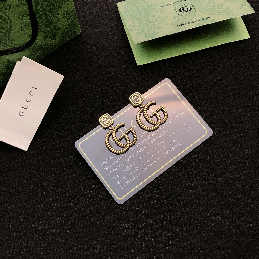 Gucci高仿雙G立體字母耳環 高端潮流百搭款| 9 Gucci高仿雙G立體字母耳環 高端潮流百搭款