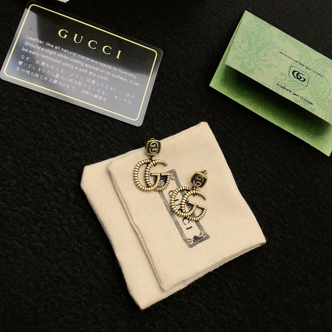 Gucci高仿雙G立體字母耳環 高端潮流百搭款| 7 Gucci高仿雙G立體字母耳環 高端潮流百搭款