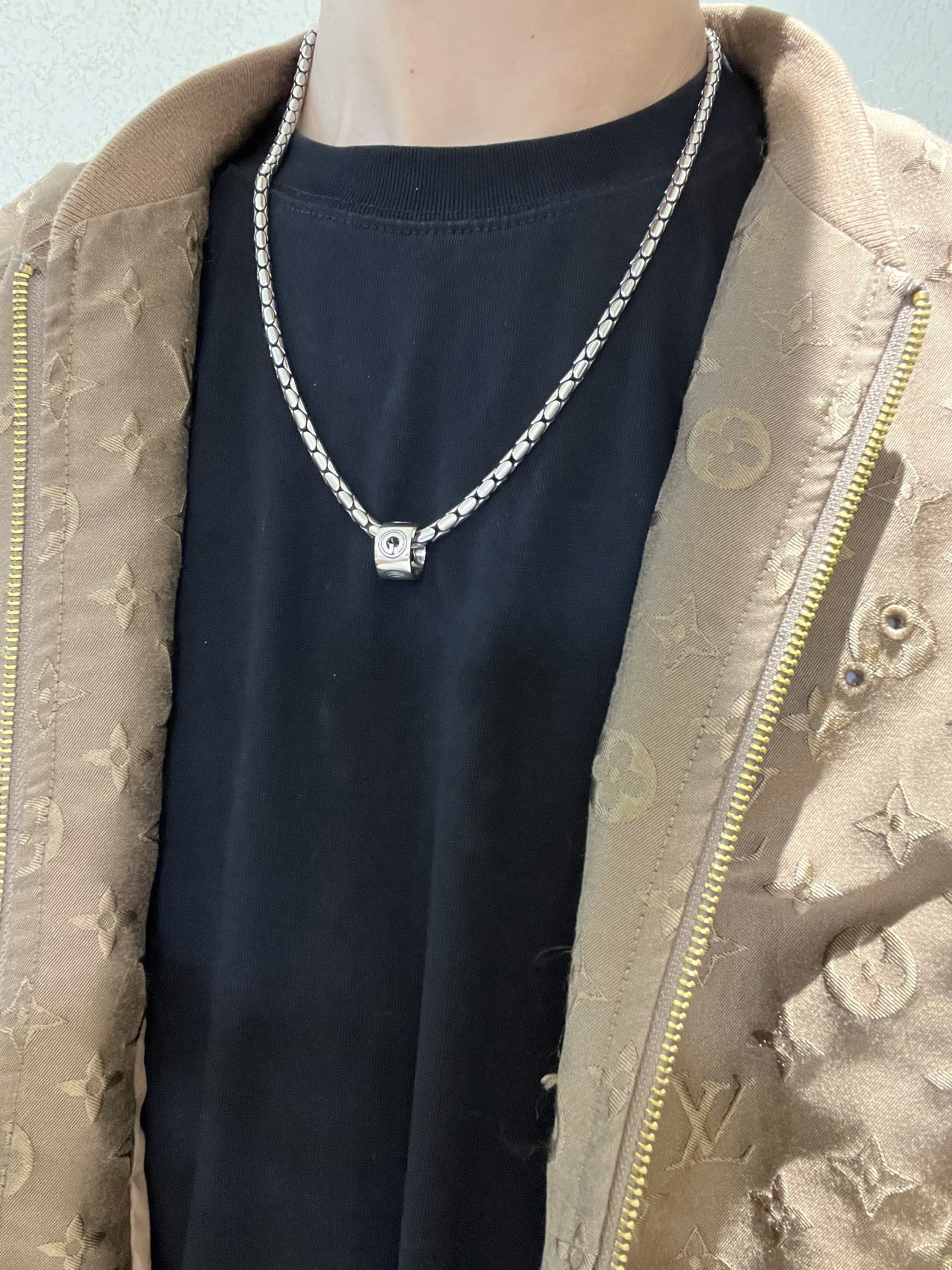 GUCCI 原單 蛇骨鏈條項鍊 銀色金屬圓筒吊墜潮流款| 10 GUCCI 原單 蛇骨鏈條項鍊 銀色金屬圓筒吊墜潮流款