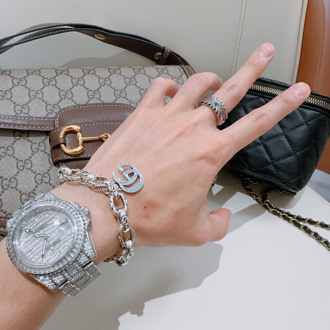 GUCCI 高仿復古雕刻鏈條手鍊 圓牌雙G設計款| 10 GUCCI 高仿復古雕刻鏈條手鍊 圓牌雙G設計款