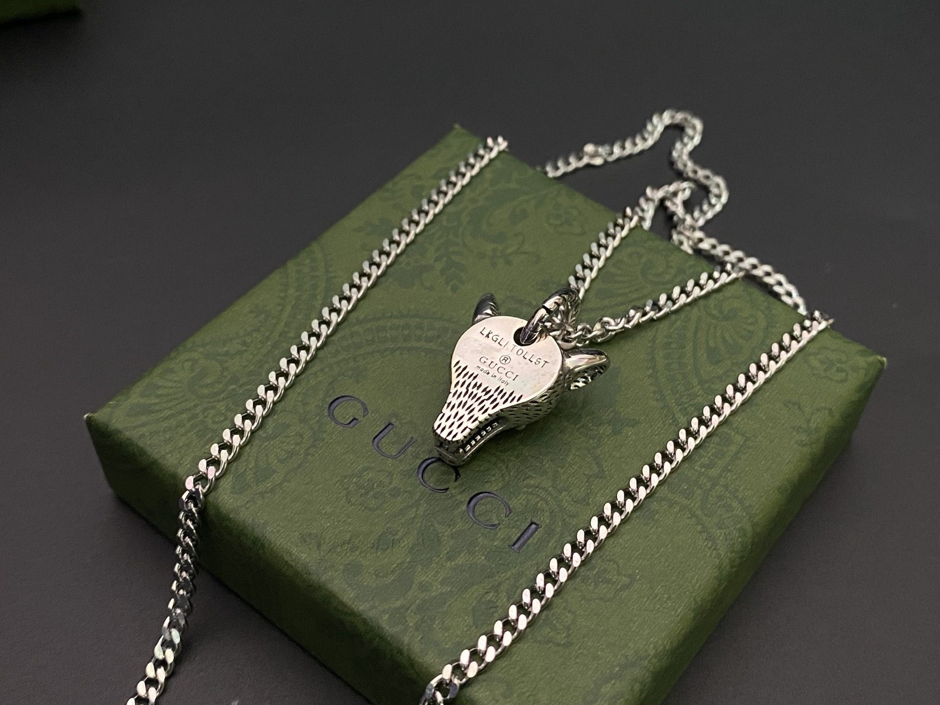 GUCCI 高仿狼頭吊墜項鍊 銀色個性設計款| 7 GUCCI 高仿狼頭吊墜項鍊 銀色個性設計款