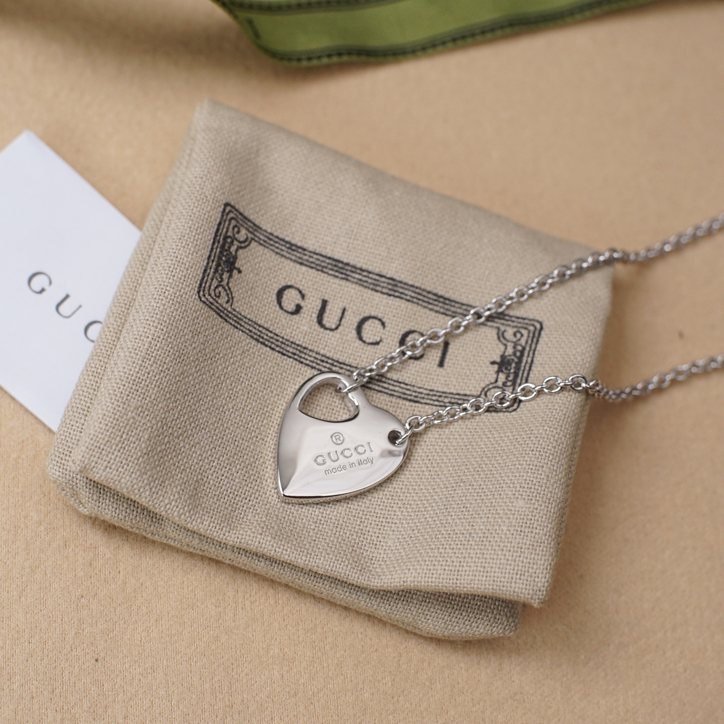 GUCCI A貨愛心鎖牌項鍊 經典刻字設計 銀色時尚鎖骨鏈| 13 GUCCI A貨愛心鎖牌項鍊 經典刻字設計 銀色時尚鎖骨鏈