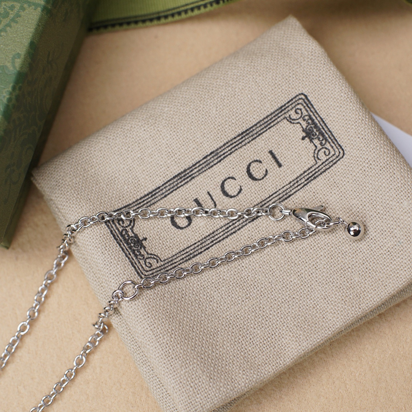 GUCCI A貨愛心鎖牌項鍊 經典刻字設計 銀色時尚鎖骨鏈| 11 GUCCI A貨愛心鎖牌項鍊 經典刻字設計 銀色時尚鎖骨鏈