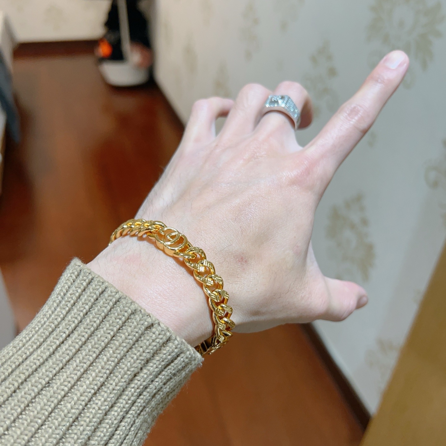GucciA貨雙G粗鏈條手鏈 金色重工時尚潮流款| 9 GucciA貨雙G粗鏈條手鏈 金色重工時尚潮流款