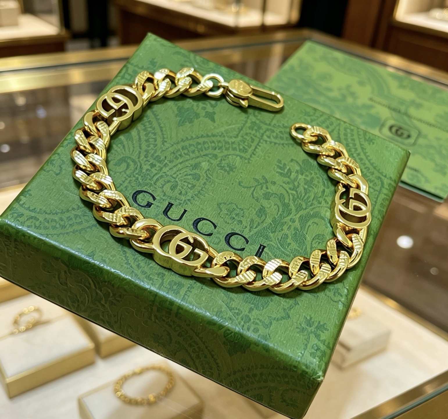 GucciA貨雙G粗鏈條手鏈 金色重工時尚潮流款| 7 GucciA貨雙G粗鏈條手鏈 金色重工時尚潮流款