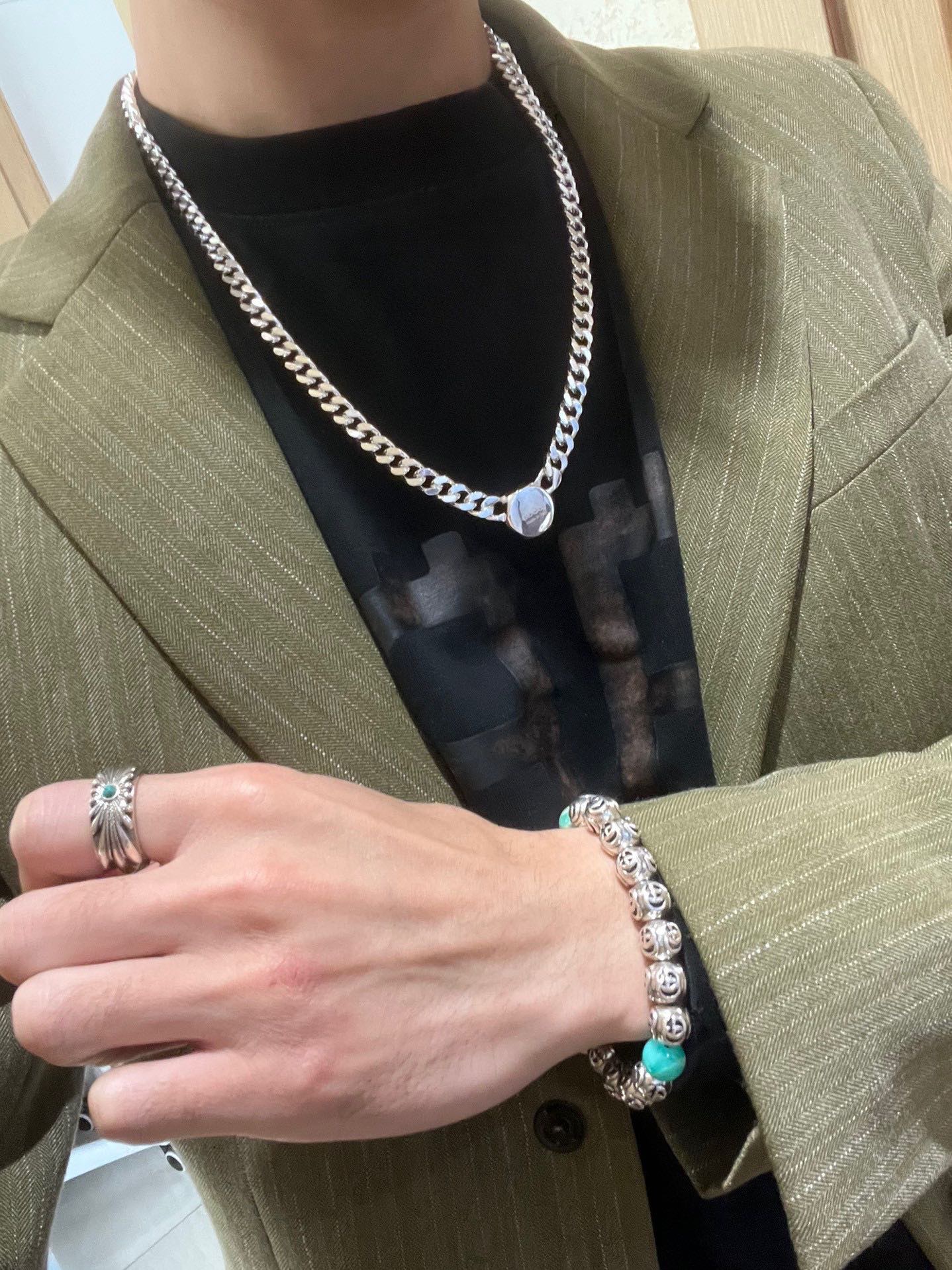 GUCCI 高仿 雙鏈條圓牌鎖扣項鏈 銀色重工設計 高端時尚配飾| 13 GUCCI 高仿 雙鏈條圓牌鎖扣項鏈 銀色重工設計 高端時尚配飾