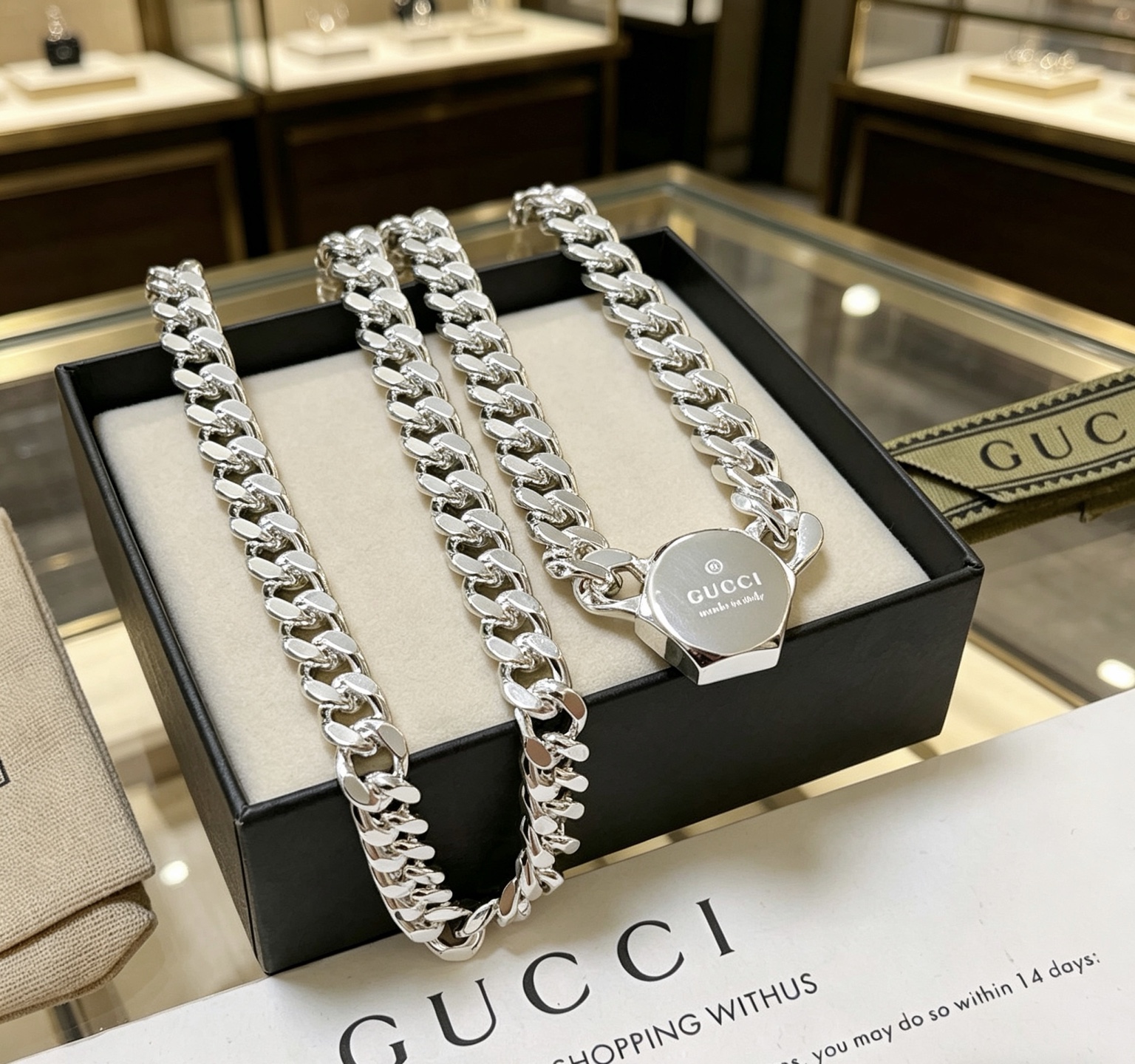 GUCCI 高仿 雙鏈條圓牌鎖扣項鏈 銀色重工設計 高端時尚配飾| 9 GUCCI 高仿 雙鏈條圓牌鎖扣項鏈 銀色重工設計 高端時尚配飾