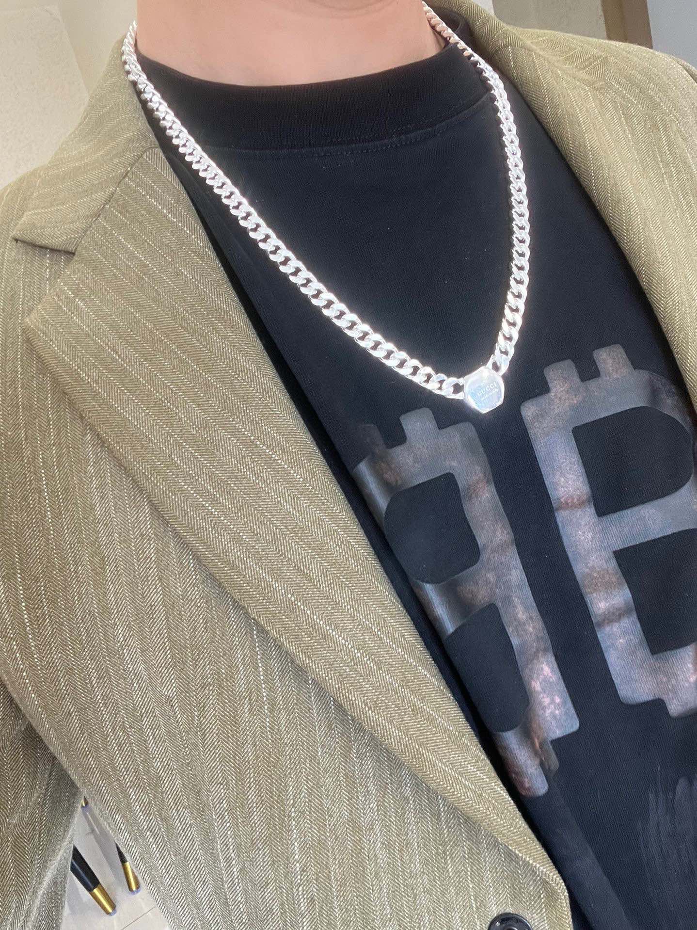 GUCCI 高仿 雙鏈條圓牌鎖扣項鏈 銀色重工設計 高端時尚配飾| 7 GUCCI 高仿 雙鏈條圓牌鎖扣項鏈 銀色重工設計 高端時尚配飾