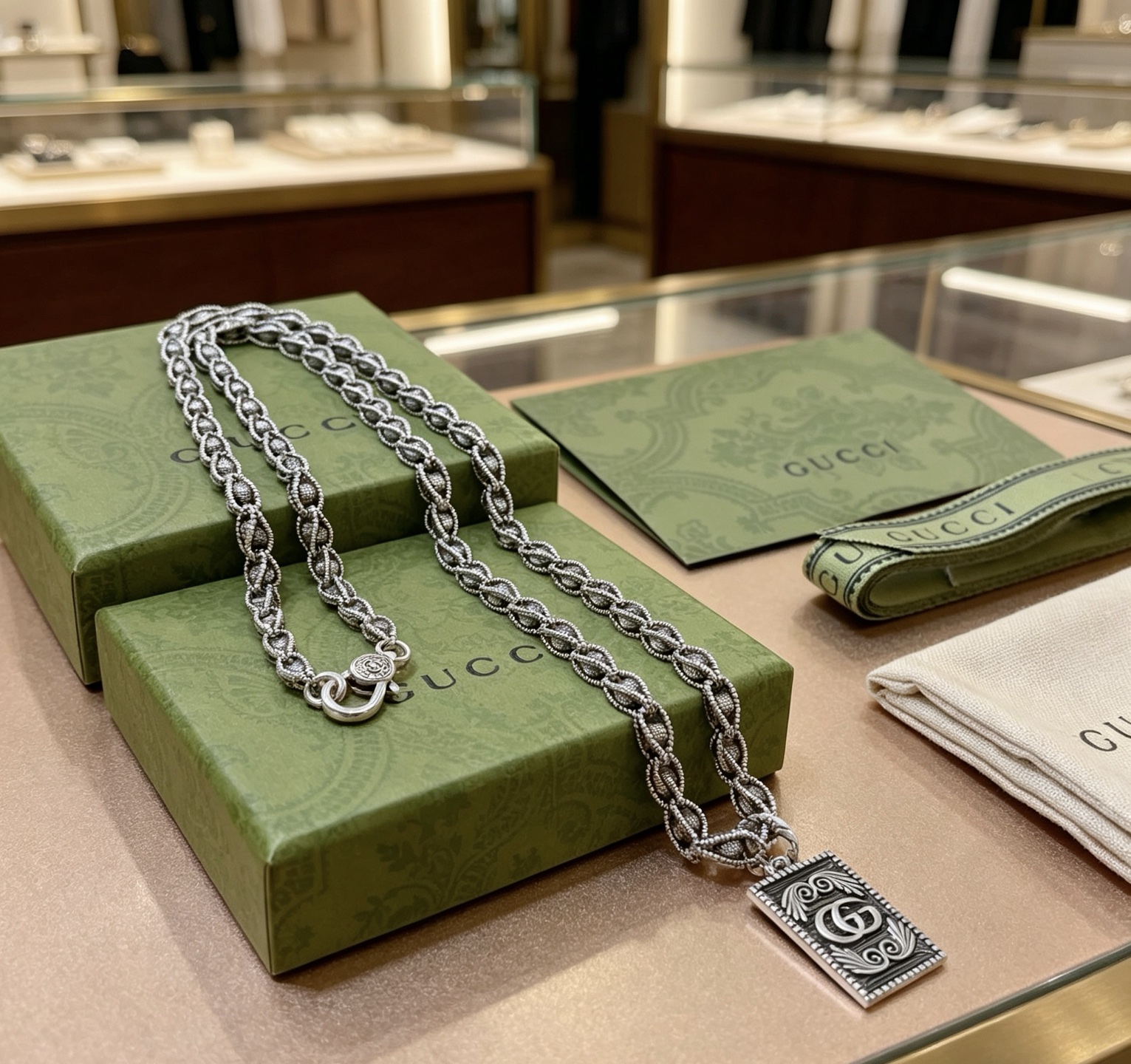 GUCCI 高仿 經典雙環鏈條項鏈 銀色簡約設計 潮流百搭款| 8 GUCCI 高仿 經典雙環鏈條項鏈 銀色簡約設計 潮流百搭款