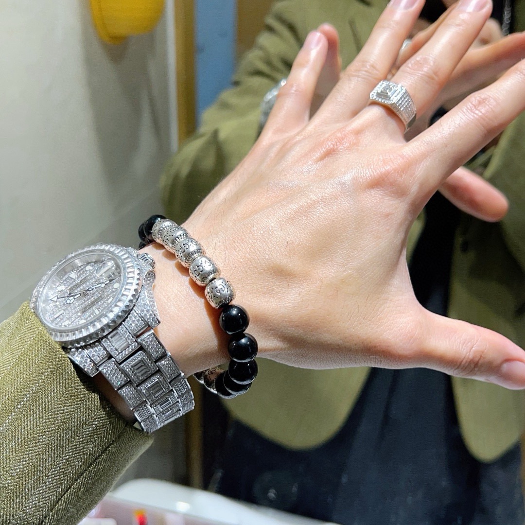 GUCCI 高仿 黑瑪瑙珠串手鏈 銀色雕刻元素 復古潮流款| 13 GUCCI 高仿 黑瑪瑙珠串手鏈 銀色雕刻元素 復古潮流款