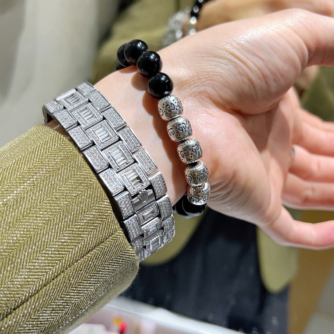 GUCCI 高仿 黑瑪瑙珠串手鏈 銀色雕刻元素 復古潮流款| 12 GUCCI 高仿 黑瑪瑙珠串手鏈 銀色雕刻元素 復古潮流款