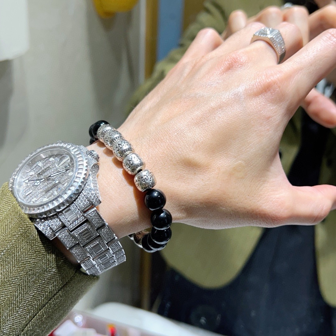 GUCCI 高仿 黑瑪瑙珠串手鏈 銀色雕刻元素 復古潮流款| 9 GUCCI 高仿 黑瑪瑙珠串手鏈 銀色雕刻元素 復古潮流款