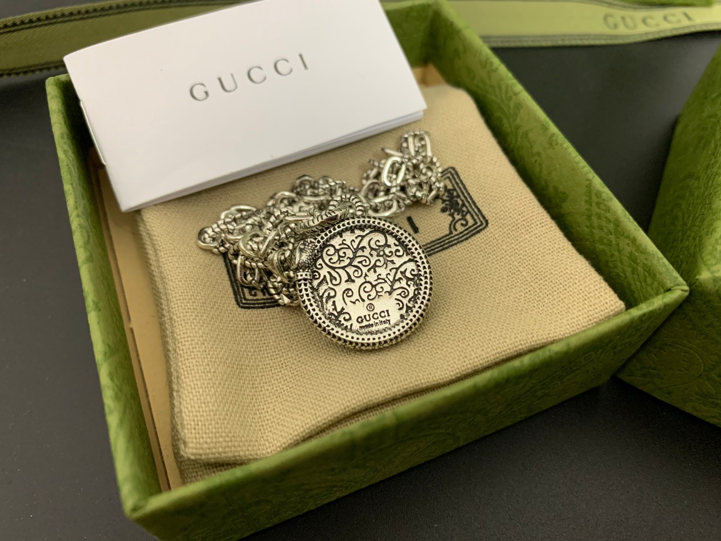 GUCCI高仿綠紋寶石雙G吊墜項鍊 高端設計款| 13 GUCCI高仿綠紋寶石雙G吊墜項鍊 高端設計款