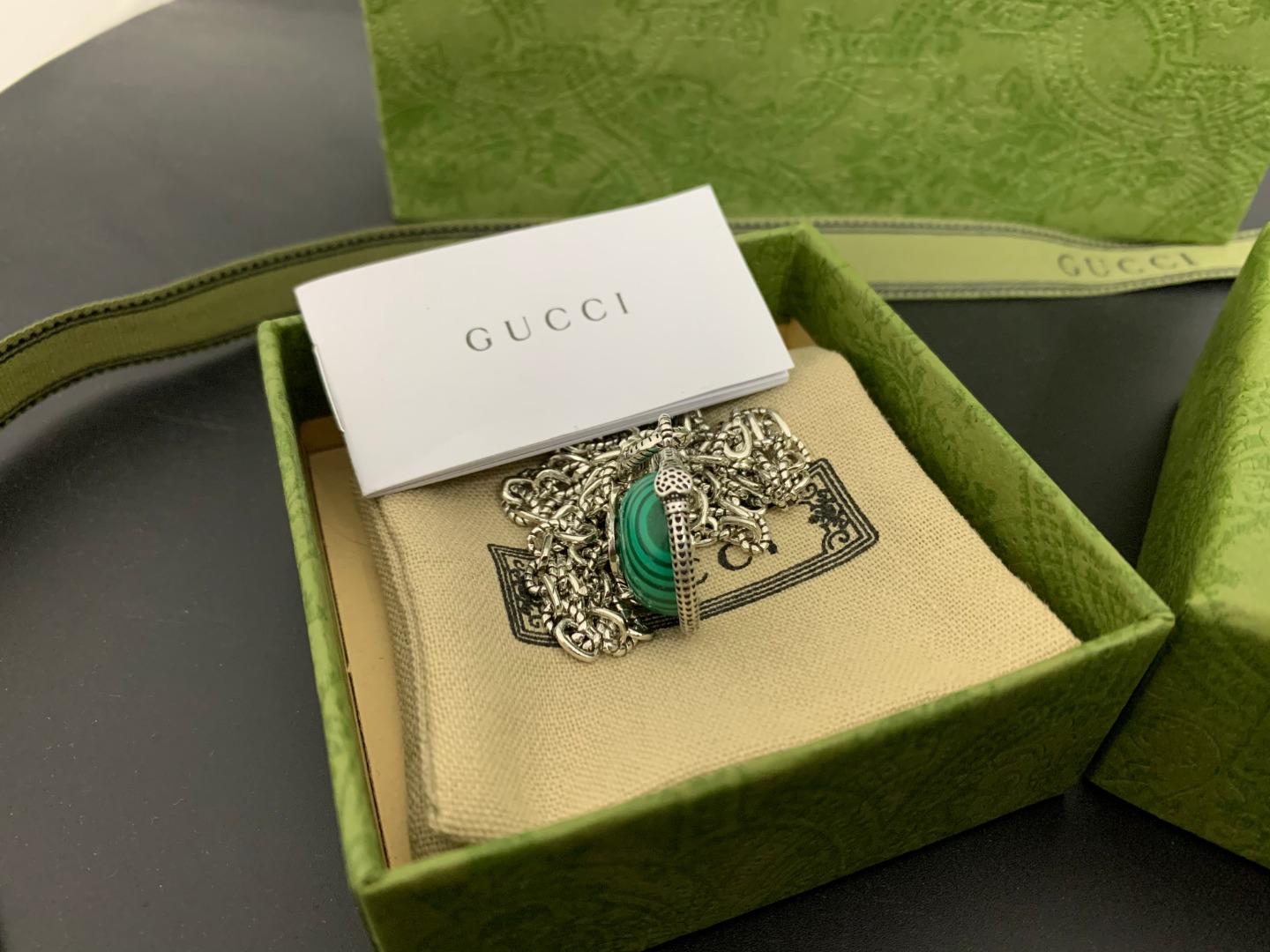 GUCCI高仿綠紋寶石雙G吊墜項鍊 高端設計款| 11 GUCCI高仿綠紋寶石雙G吊墜項鍊 高端設計款