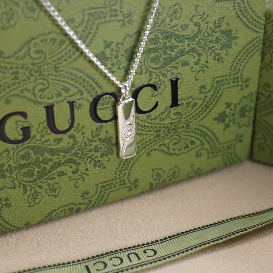 Gucci高仿銀色雙G長條吊墜項鏈 時尚百搭精品配飾| 11 Gucci高仿銀色雙G長條吊墜項鏈 時尚百搭精品配飾