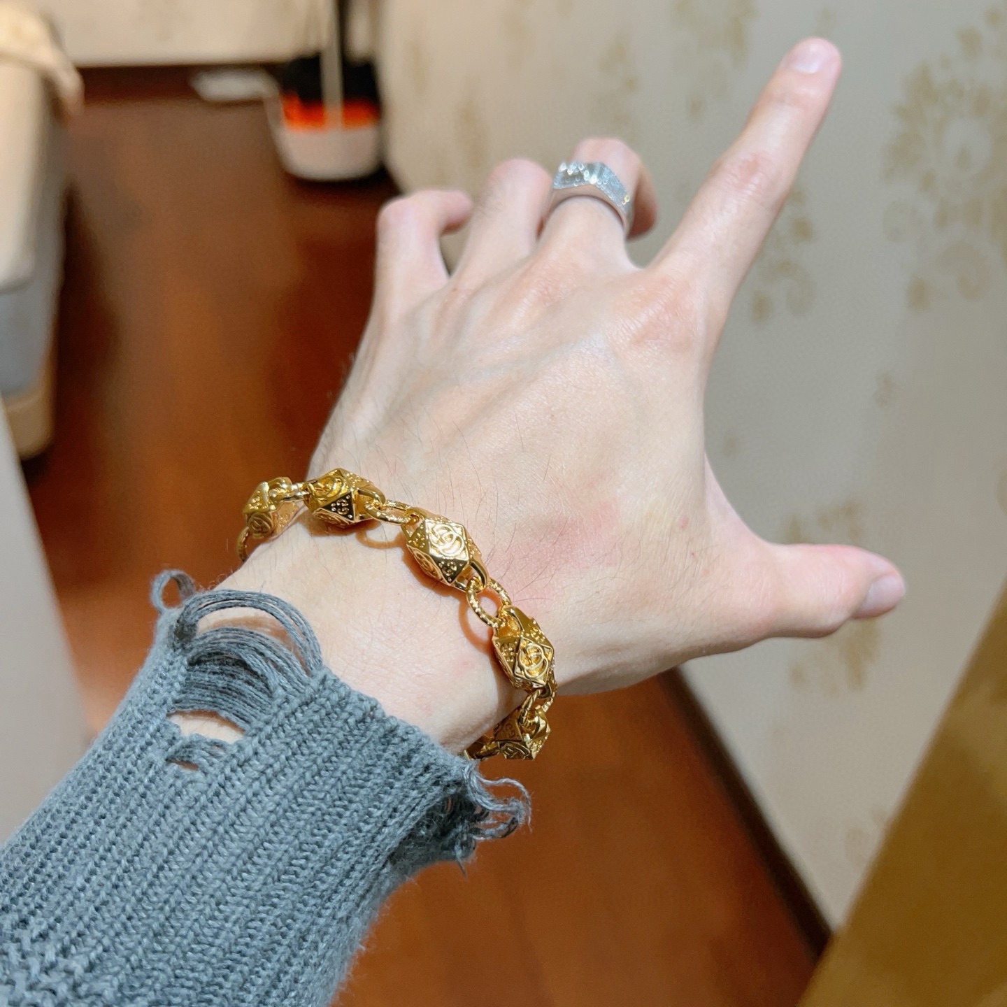 Gucci一比一復古玫瑰雕刻鏈條手鏈 金色精品時尚款| 13 Gucci一比一復古玫瑰雕刻鏈條手鏈 金色精品時尚款