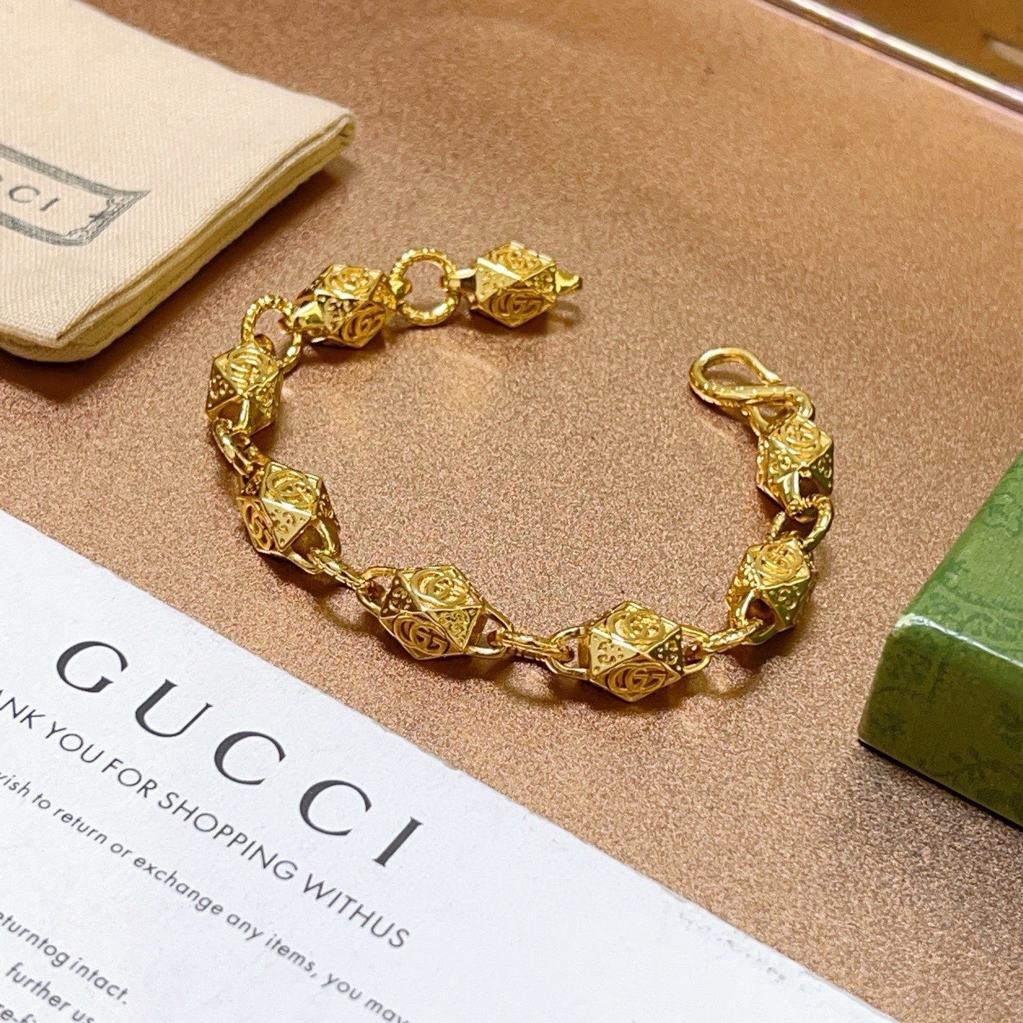 Gucci一比一復古玫瑰雕刻鏈條手鏈 金色精品時尚款| 10 Gucci一比一復古玫瑰雕刻鏈條手鏈 金色精品時尚款