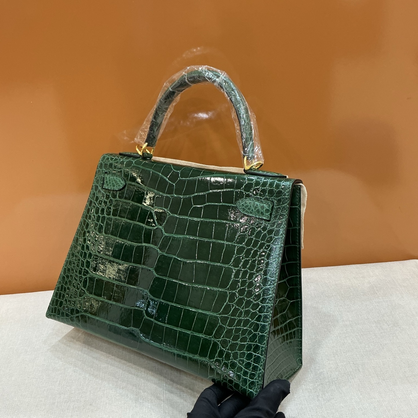 Hermès 高仿 Kelly 鱷魚紋手提包 深綠亮面高端質感精品女包| 10 Hermès 高仿 Kelly 鱷魚紋手提包 深綠亮面高端質感精品女包
