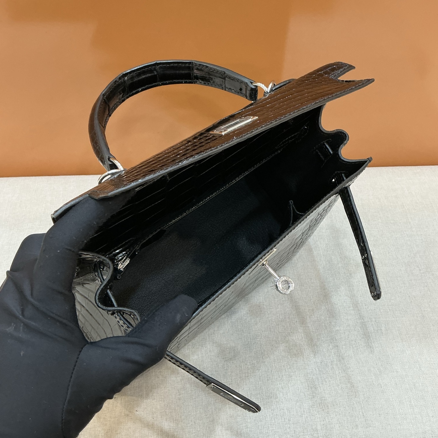 Hermès 一比一 Kelly 黑色鱷魚紋手提包 經典高端精品女包| 17 Hermès 一比一 Kelly 黑色鱷魚紋手提包 經典高端精品女包