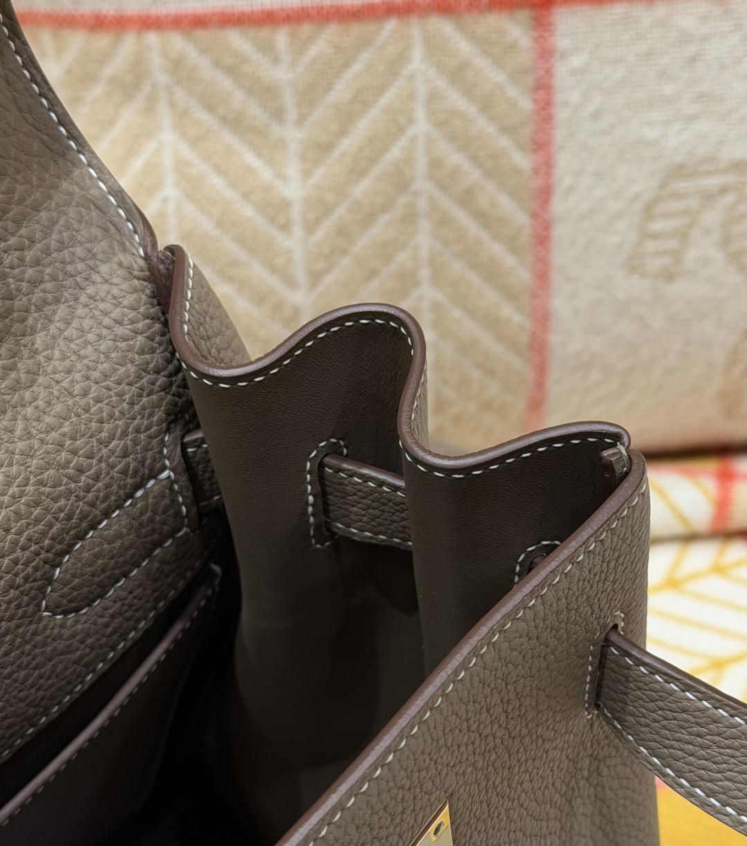 Hermès 高仿 Kelly 灰色荔枝紋手提包 高級質感精品女包| 8 Hermès 高仿 Kelly 灰色荔枝紋手提包 高級質感精品女包