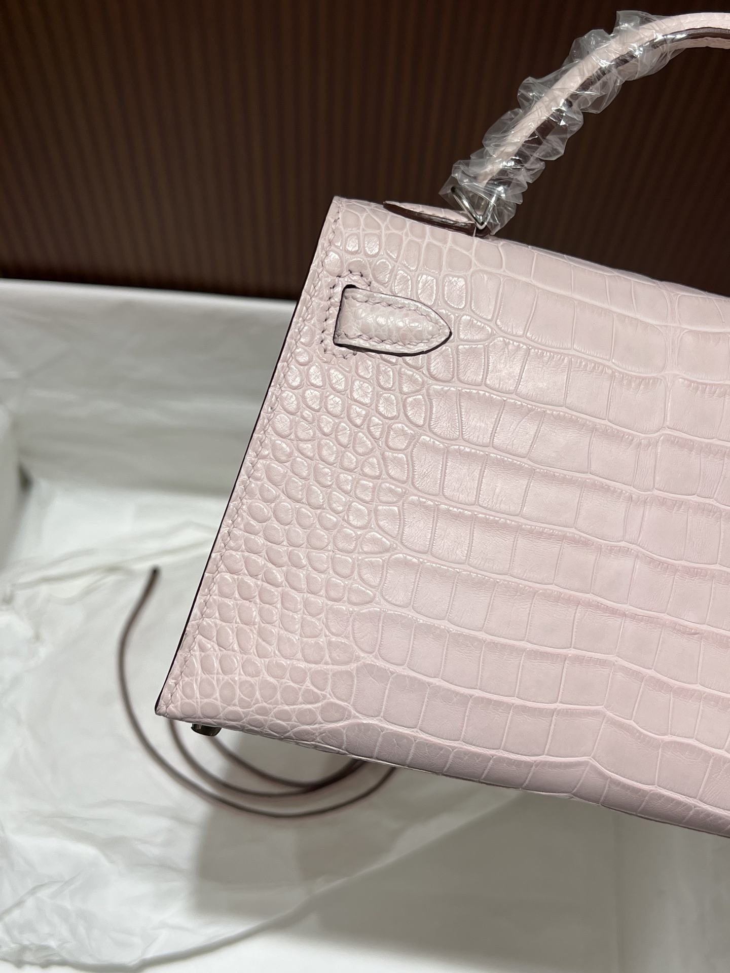 Hermès 高仿 Kelly 粉色鱷魚紋手提包 小尺寸甜美精品女包| 7 Hermès 高仿 Kelly 粉色鱷魚紋手提包 小尺寸甜美精品女包