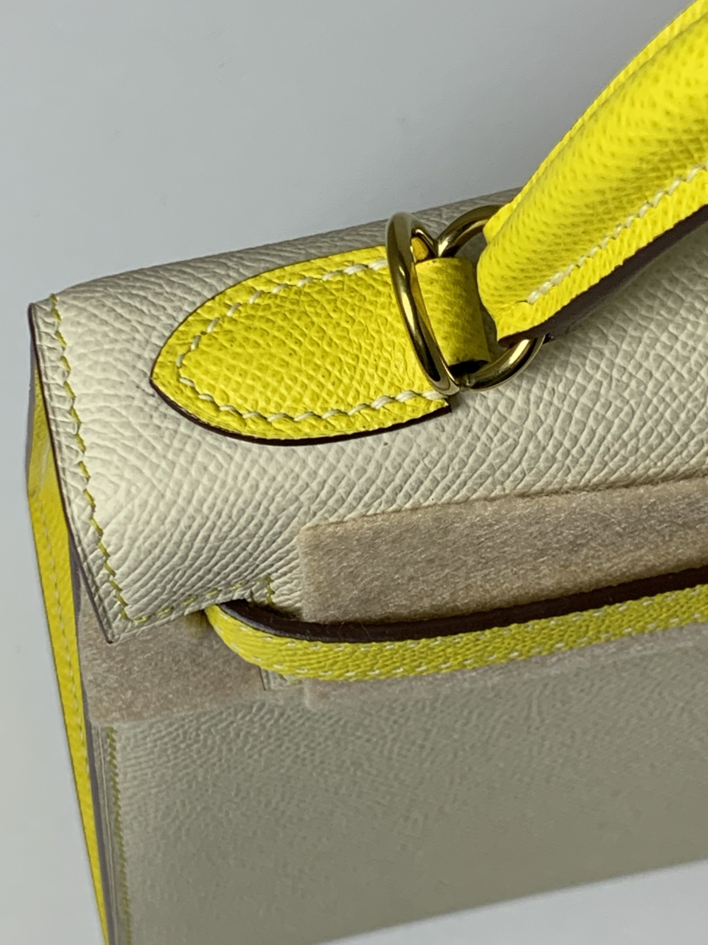 高仿 Hermes Kelly 25 奶油白拼亮黃手提包 高端時尚女包| 10 高仿 Hermes Kelly 25 奶油白拼亮黃手提包 高端時尚女包