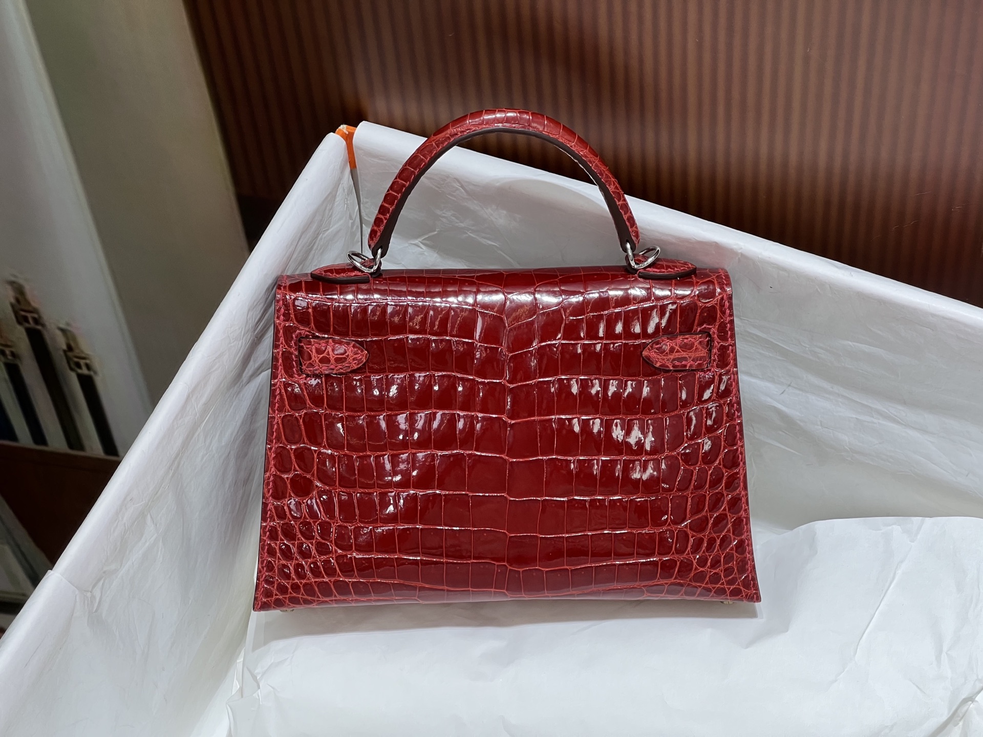 Hermès 一比一 Kelly Pochette 紅色亮面鱷魚紋手提包 高端宴會精品迷你包| 13 Hermès 一比一 Kelly Pochette 紅色亮面鱷魚紋手提包 高端宴會精品迷你包