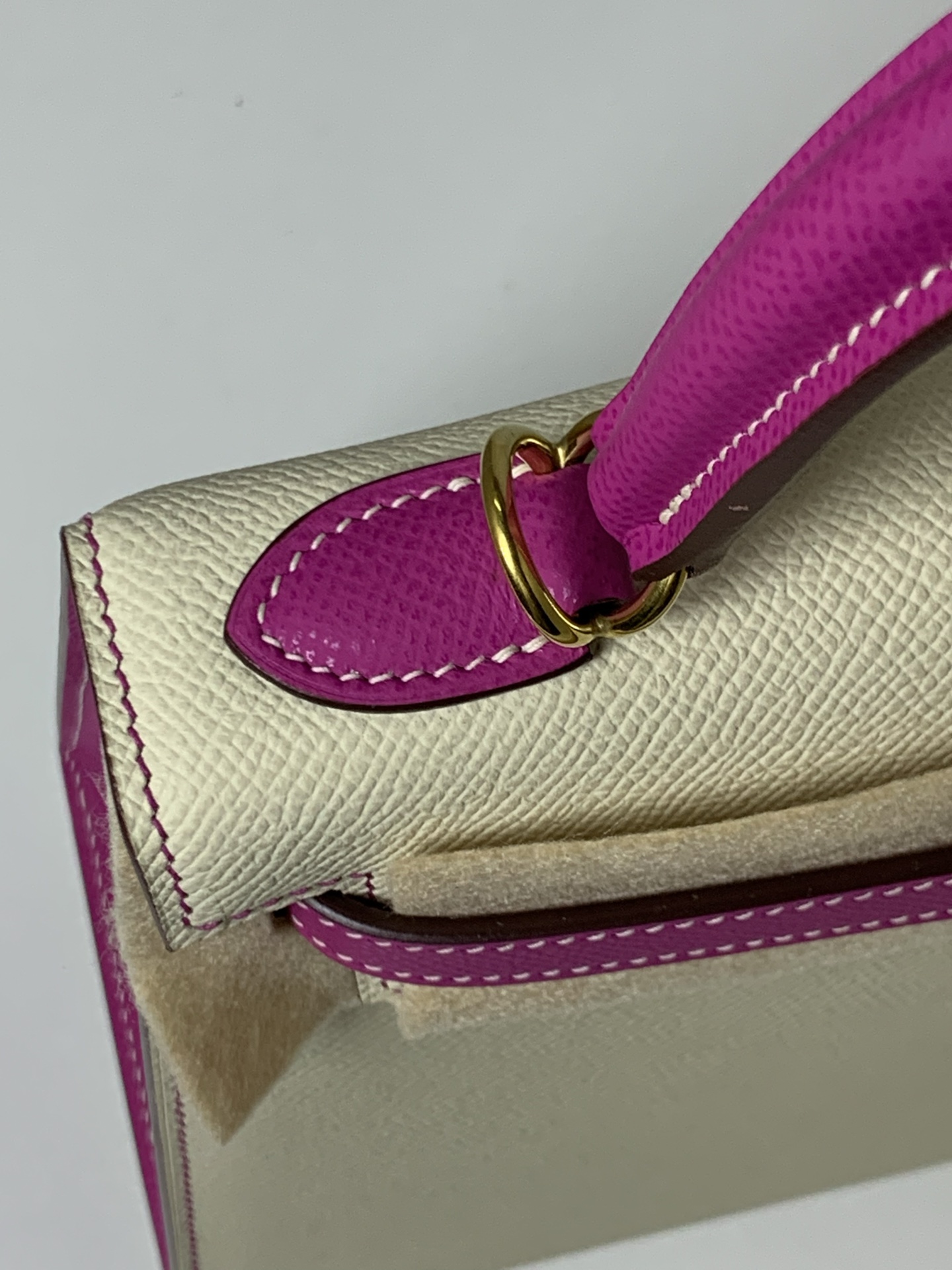 一比一 Hermes Kelly 25 奶白拼玫紅配色手提包 優雅精品女包| 10 一比一 Hermes Kelly 25 奶白拼玫紅配色手提包 優雅精品女包