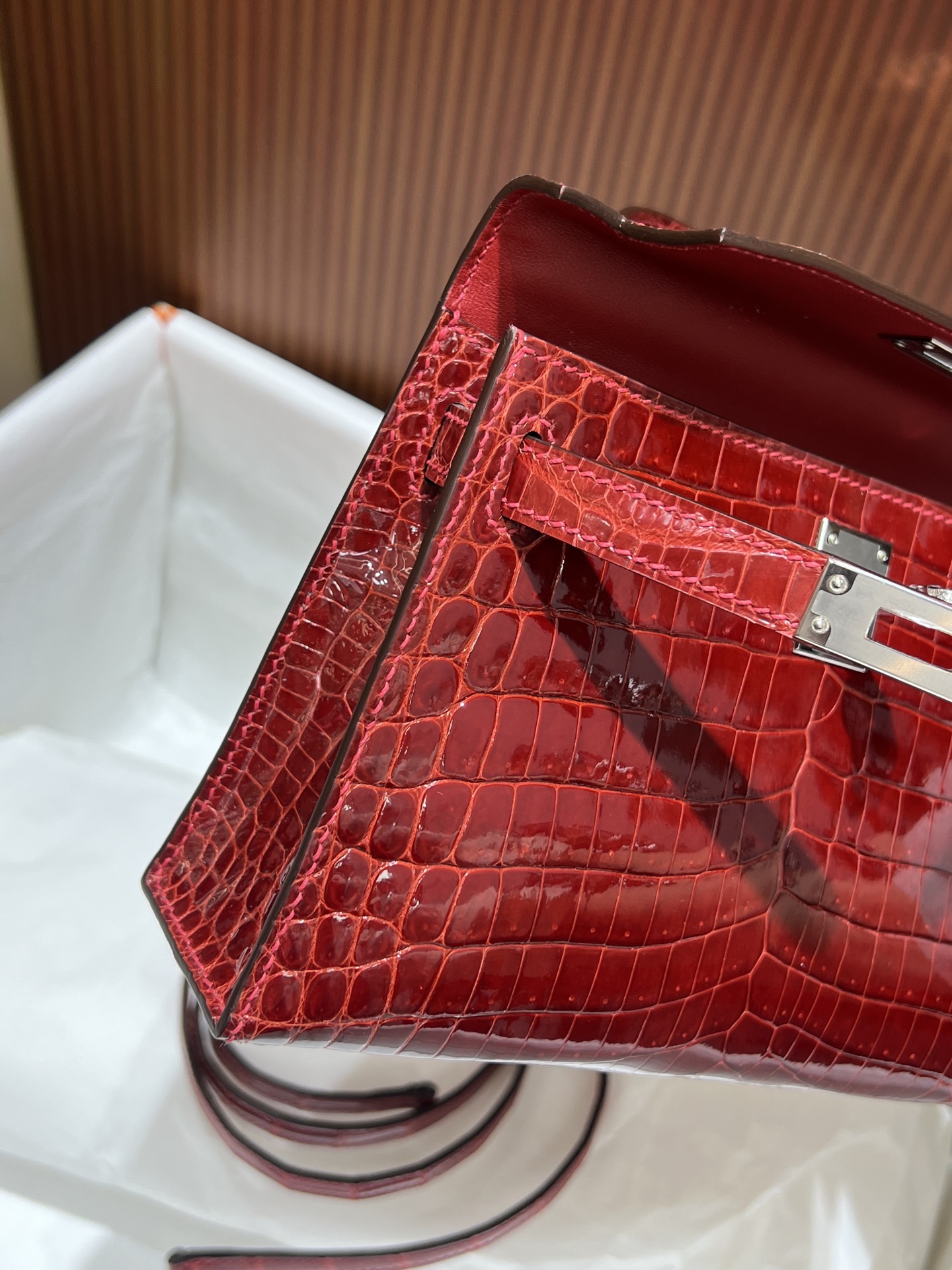 Hermès 一比一 Kelly Pochette 紅色亮面鱷魚紋手提包 高端宴會精品迷你包| 9 Hermès 一比一 Kelly Pochette 紅色亮面鱷魚紋手提包 高端宴會精品迷你包