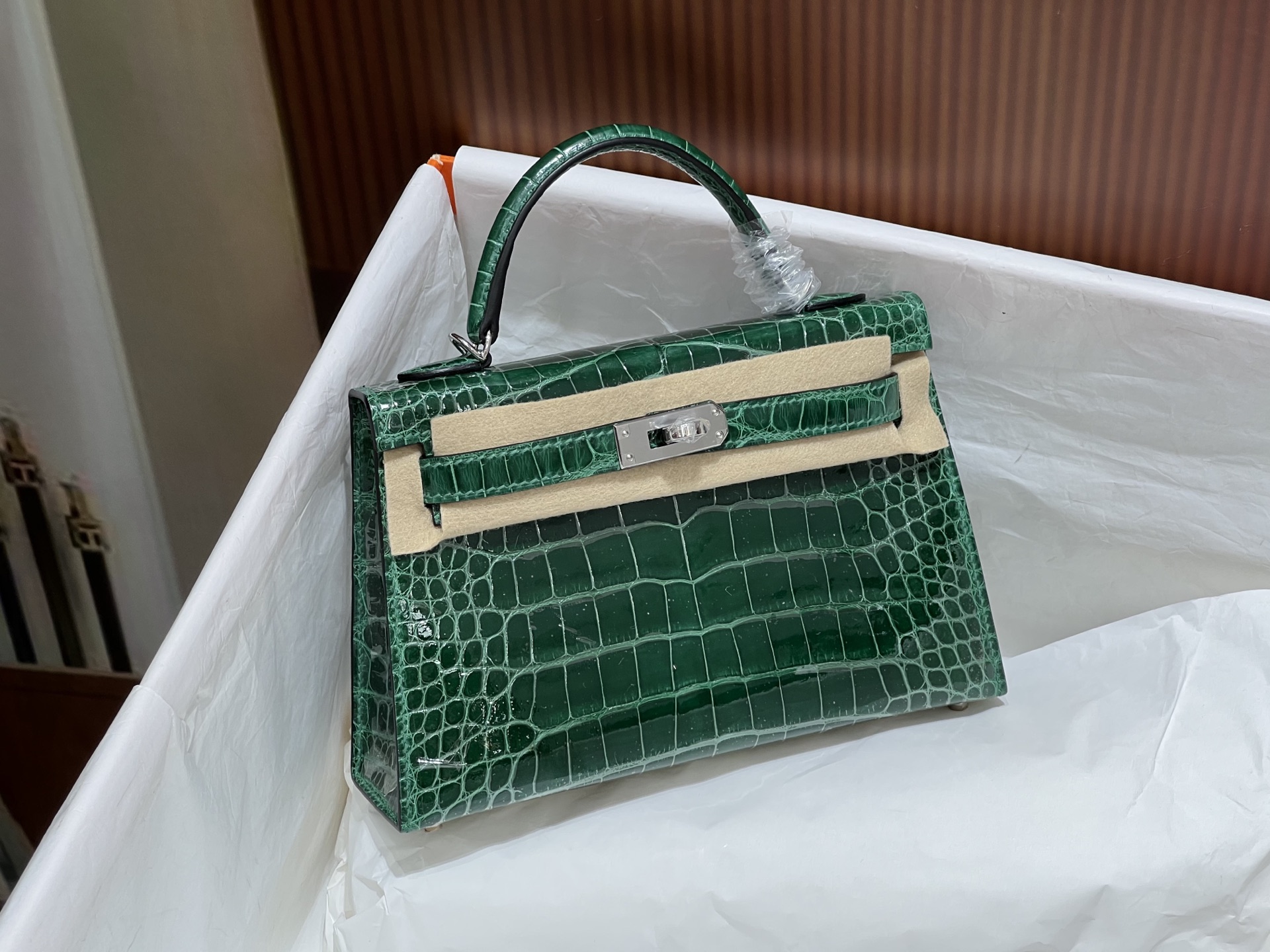 Hermès 高仿 Kelly Pochette 綠色亮面鱷魚紋手提包 小眾高級精品女包| 14 Hermès 高仿 Kelly Pochette 綠色亮面鱷魚紋手提包 小眾高級精品女包