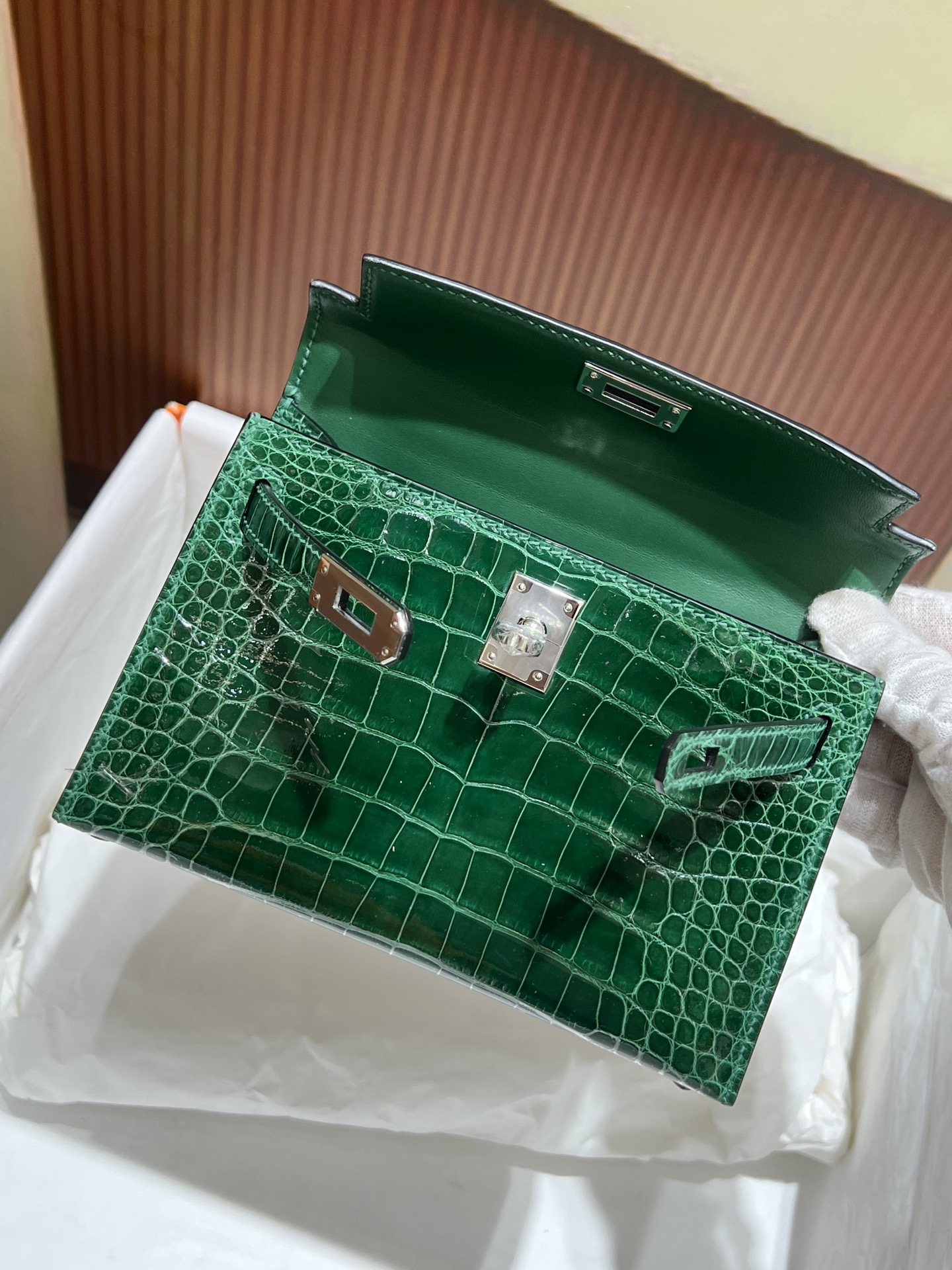 Hermès 高仿 Kelly Pochette 綠色亮面鱷魚紋手提包 小眾高級精品女包| 7 Hermès 高仿 Kelly Pochette 綠色亮面鱷魚紋手提包 小眾高級精品女包