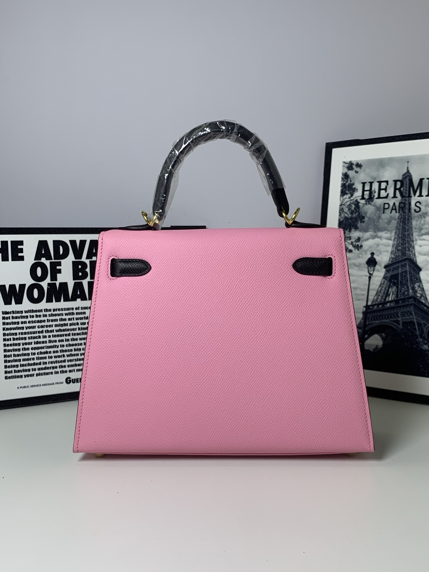 高仿 Hermes Kelly 25 粉色拼黑鎖帶手提包 時尚甜美女包| 13 高仿 Hermes Kelly 25 粉色拼黑鎖帶手提包 時尚甜美女包