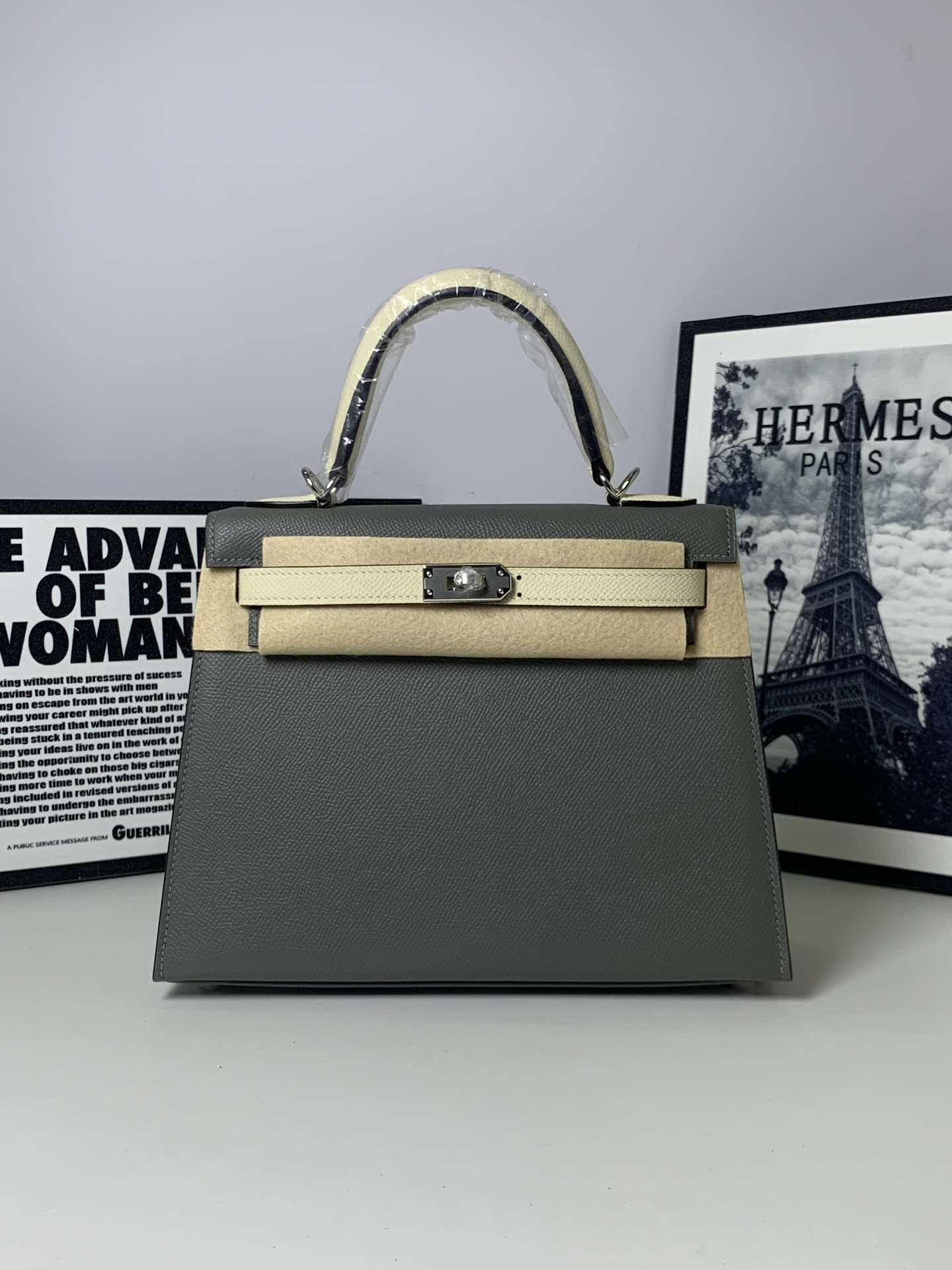 高仿 Hermes Kelly 25 奶白拼亮粉手提包 高級感時尚女包