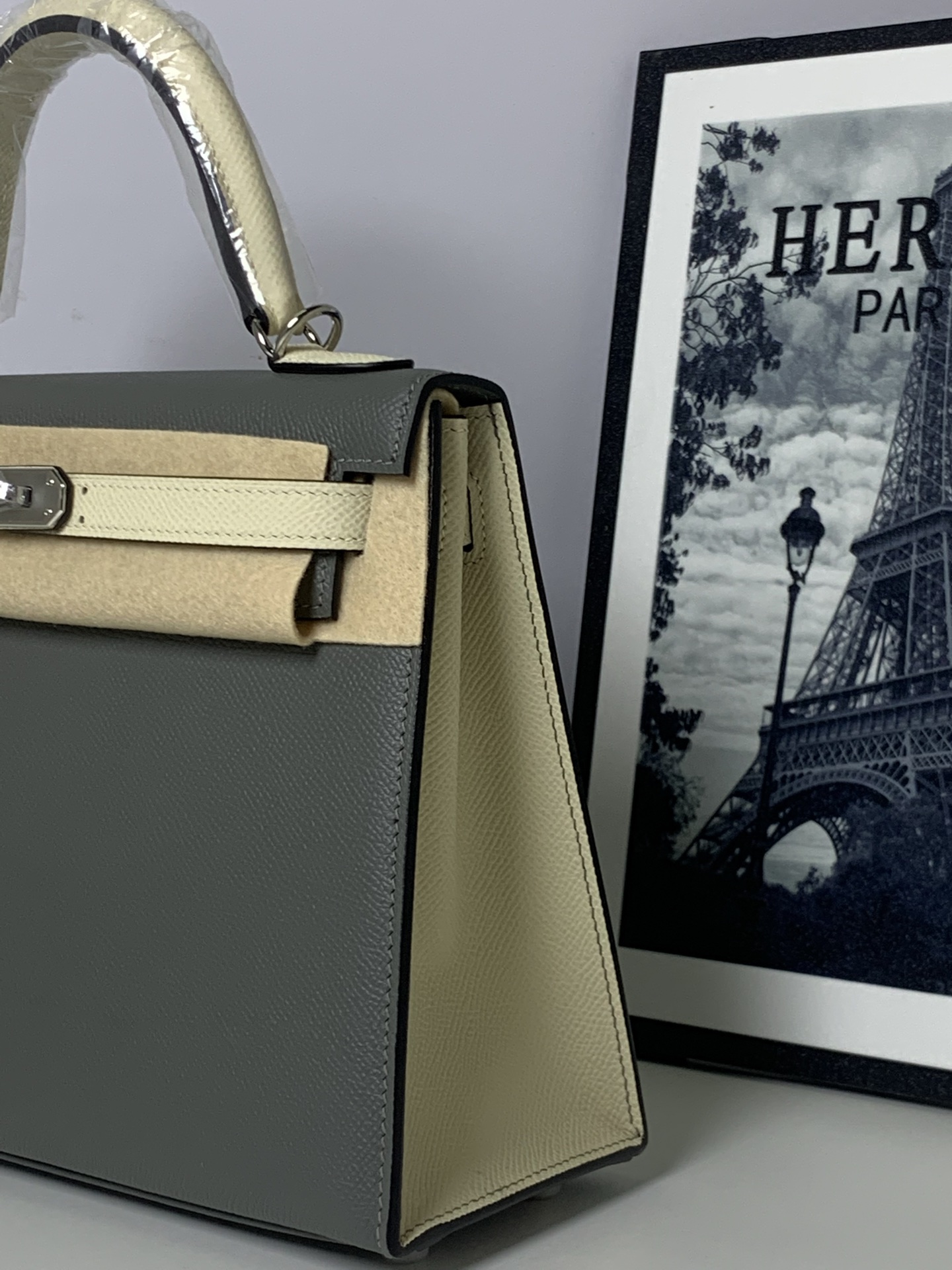 高仿 Hermes Kelly 25 奶白拼亮粉手提包 高級感時尚女包| 12 高仿 Hermes Kelly 25 奶白拼亮粉手提包 高級感時尚女包