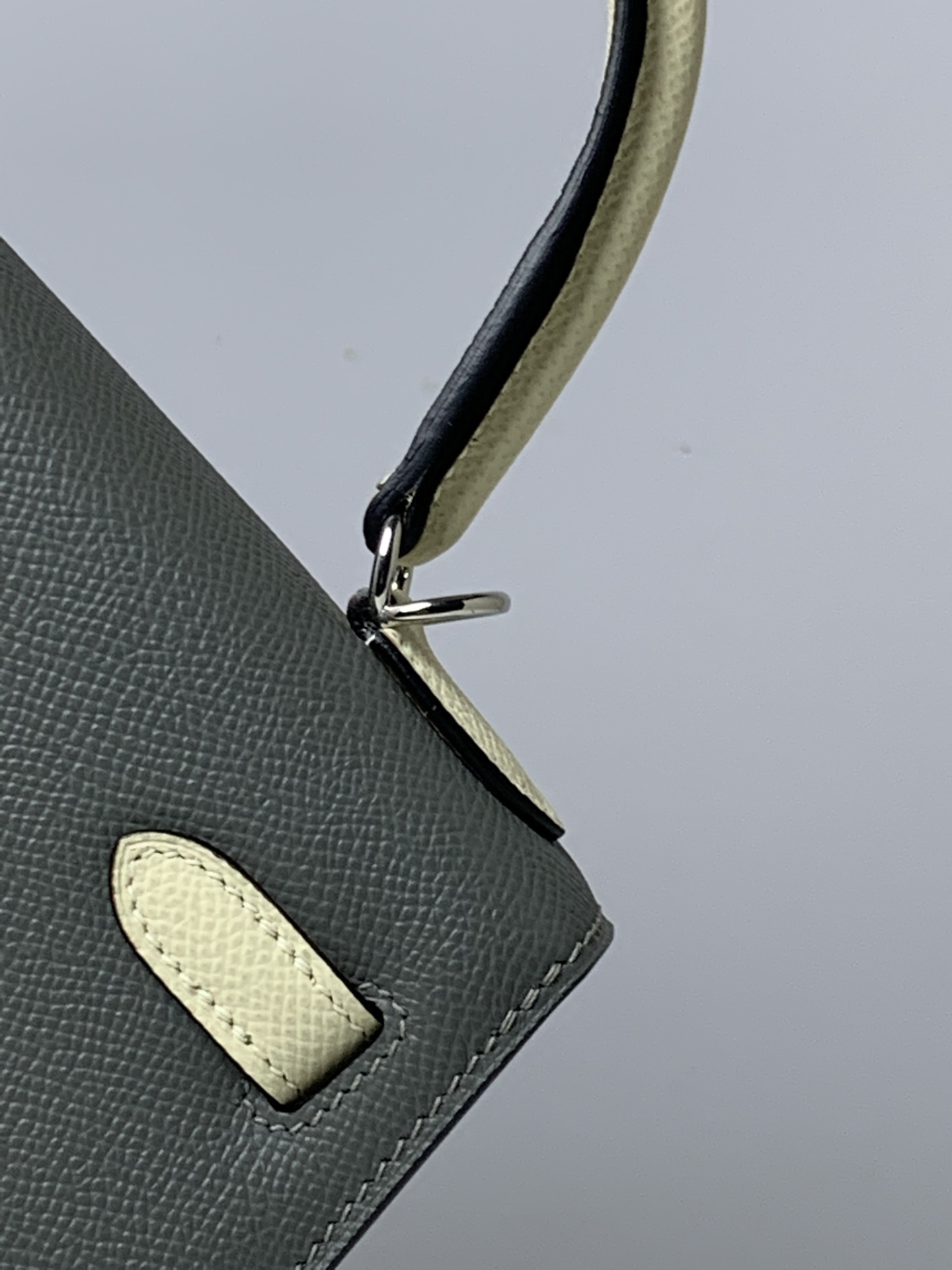 高仿 Hermes Kelly 25 奶白拼亮粉手提包 高級感時尚女包| 11 高仿 Hermes Kelly 25 奶白拼亮粉手提包 高級感時尚女包