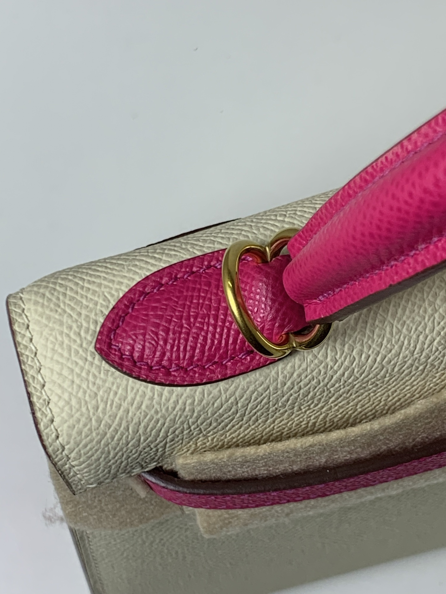 一比一 Hermes Kelly 25 卡其拼金扣手提包 經典優雅女包| 10 一比一 Hermes Kelly 25 卡其拼金扣手提包 經典優雅女包