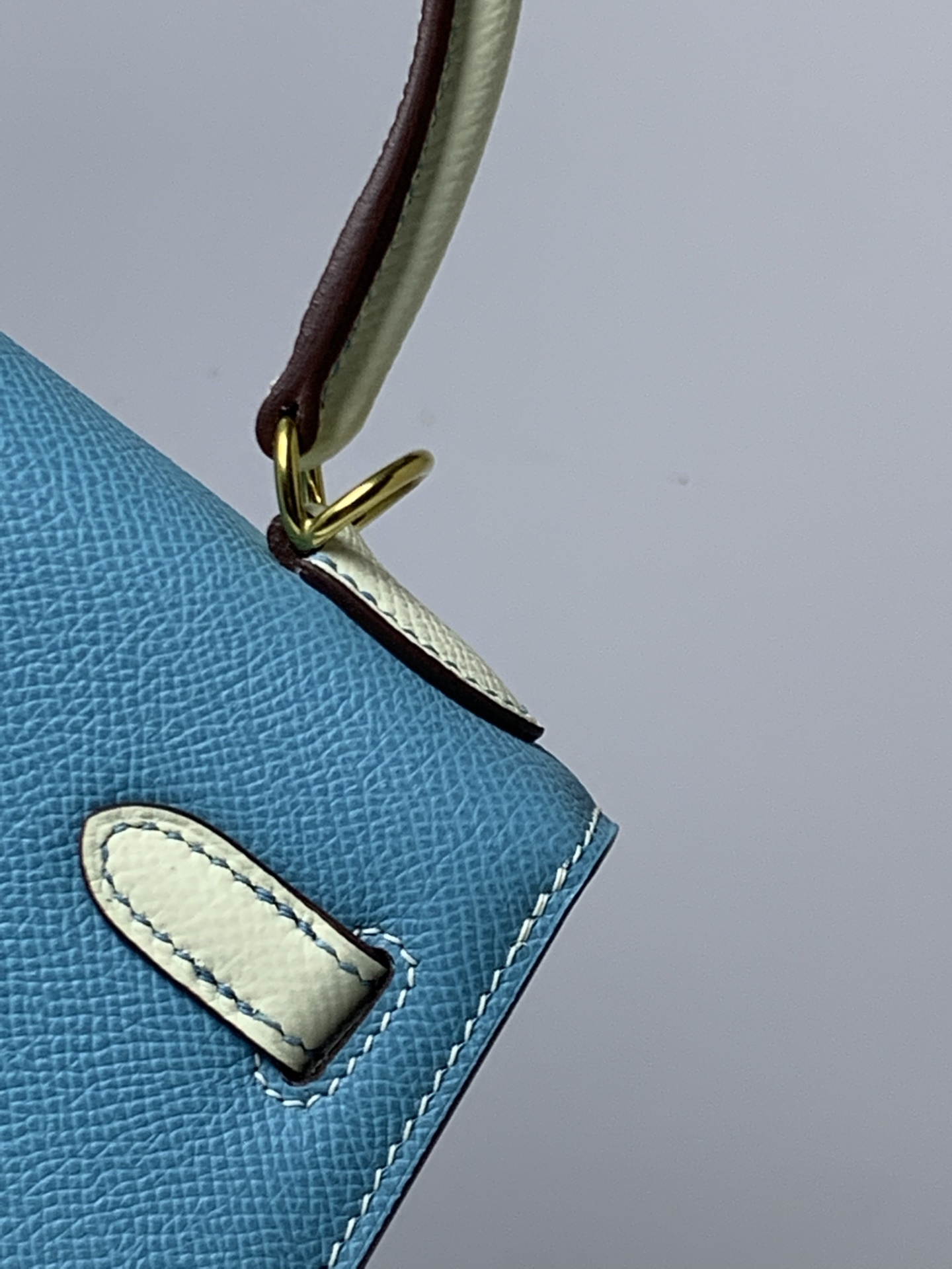 高仿 Hermes Kelly 25 奶油白拼藍色手提包 氣質優雅女包| 11 高仿 Hermes Kelly 25 奶油白拼藍色手提包 氣質優雅女包